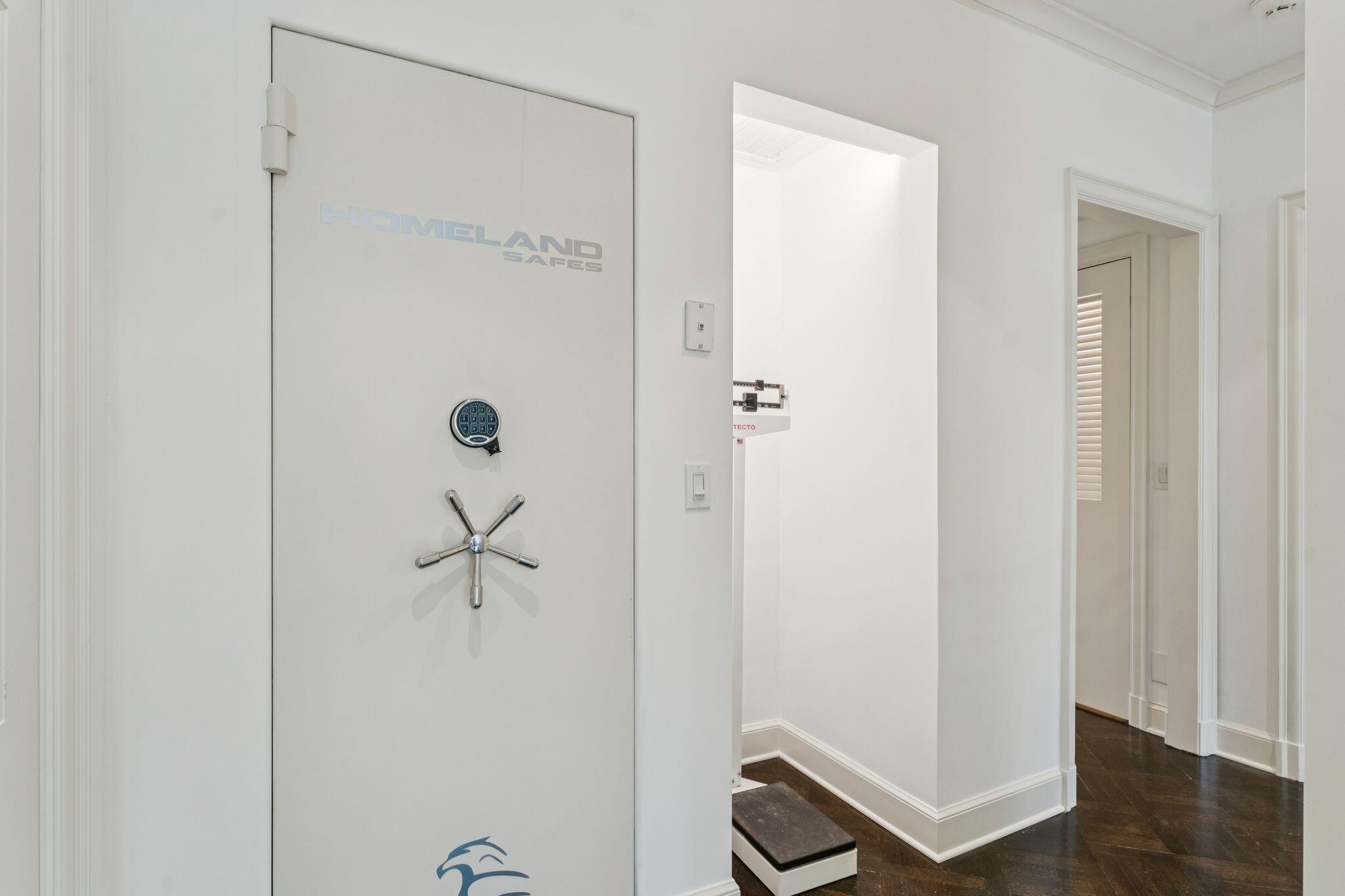 425 Worth Avenue 2f Property Photo 17