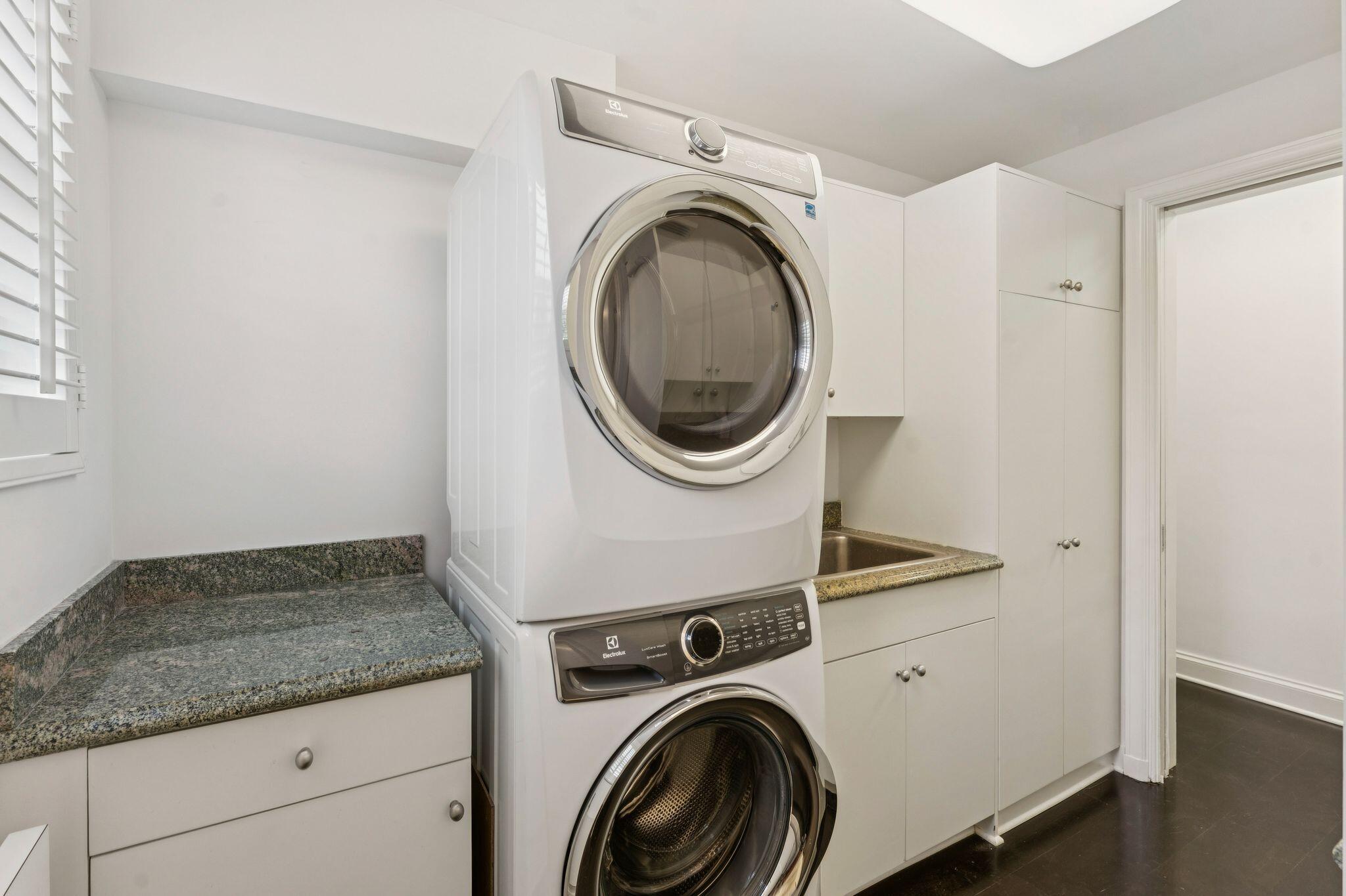 425 Worth Avenue 2f Property Photo 23