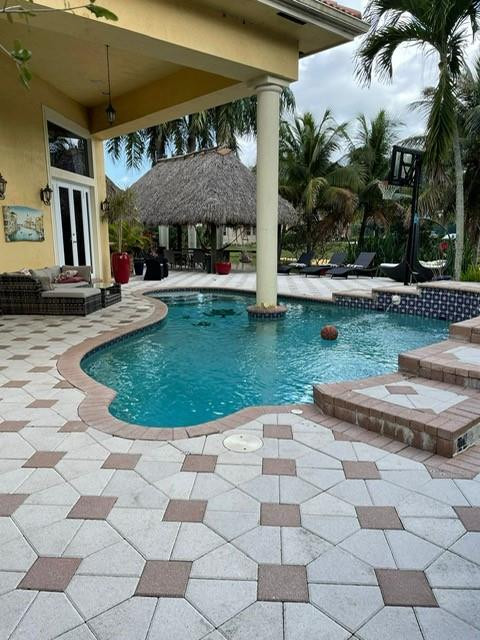 5532 Estate Oak Circle Property Photo 4
