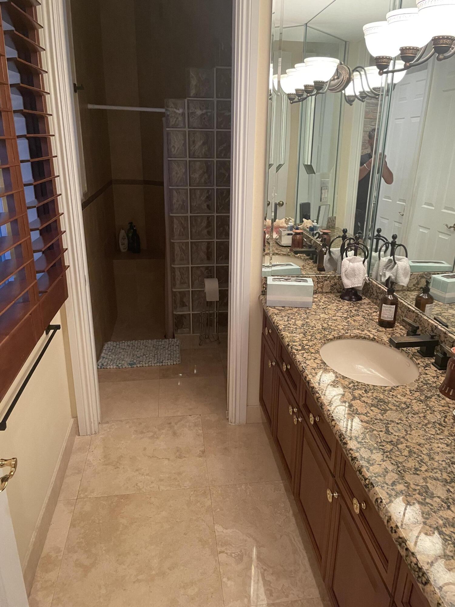 5532 Estate Oak Circle Property Photo 12