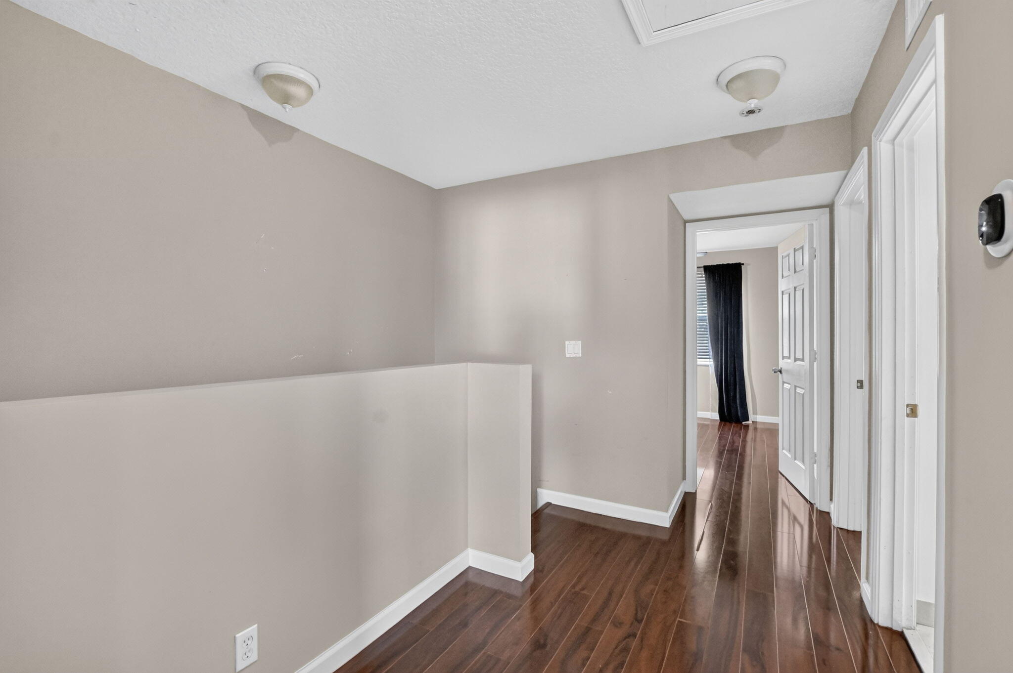 2557 Riverside Drive Property Photo 20