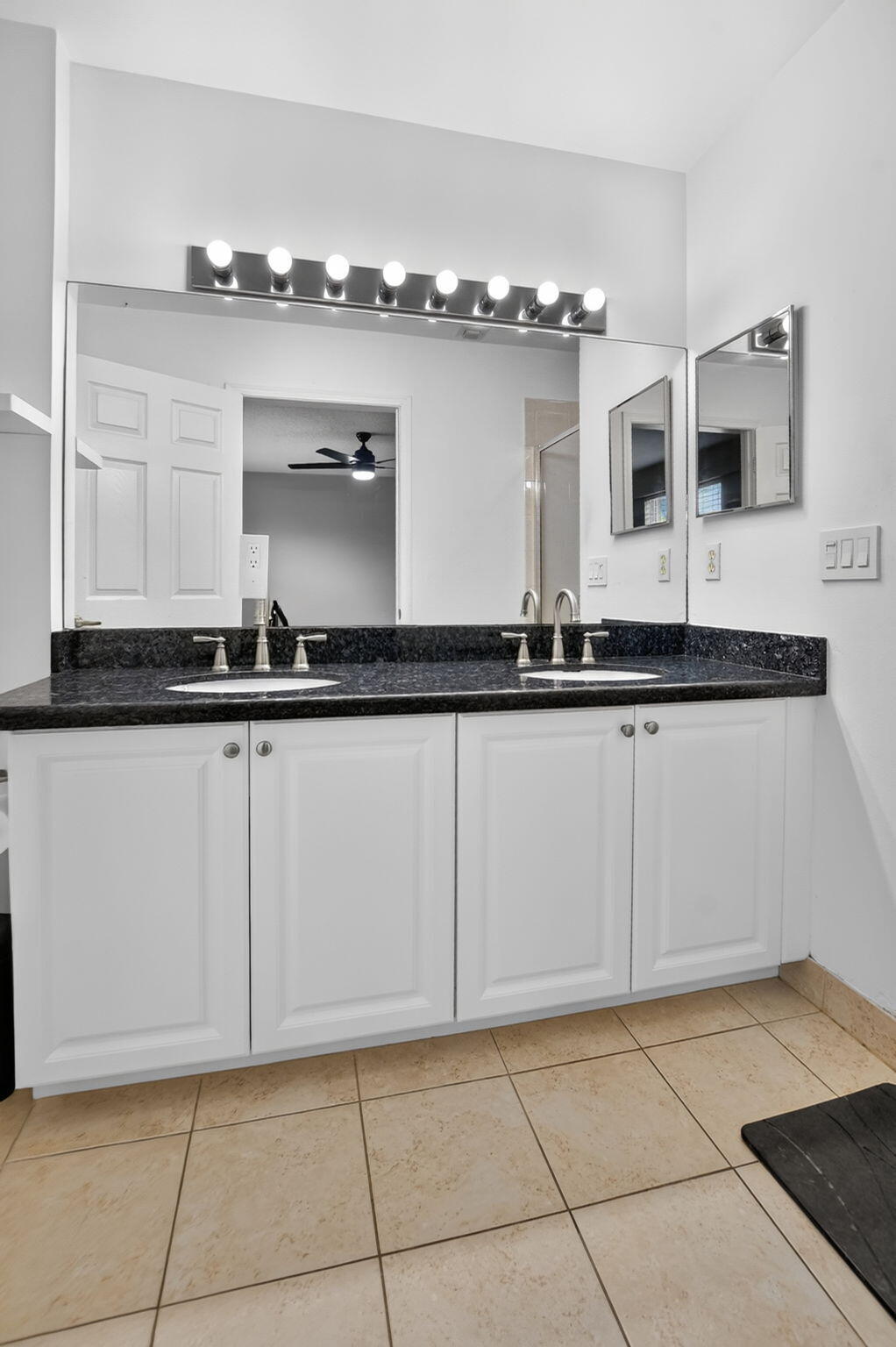 2557 Riverside Drive Property Photo 25