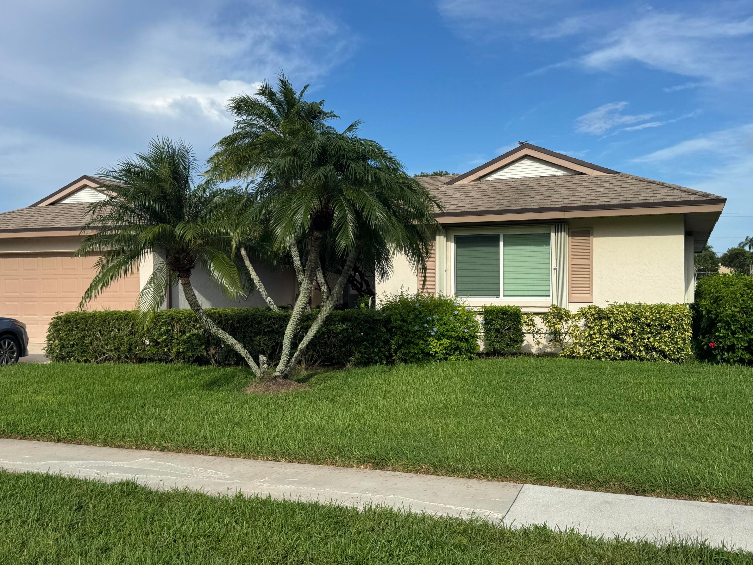 10548 Greentrail Drive S Property Photo 1