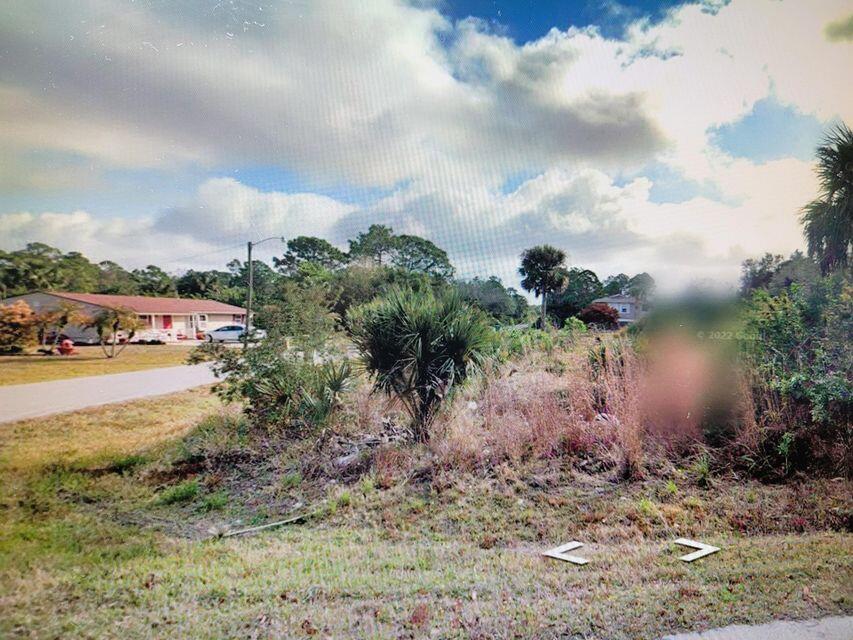 2231 Claude Court Property Photo 1