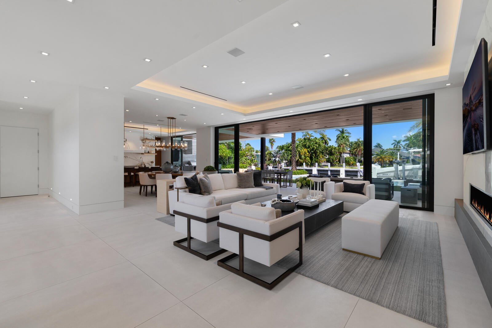 2423 Castilla Isle Property Photo 10