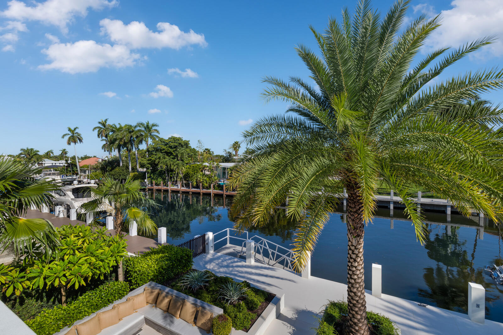2423 Castilla Isle Property Photo 57