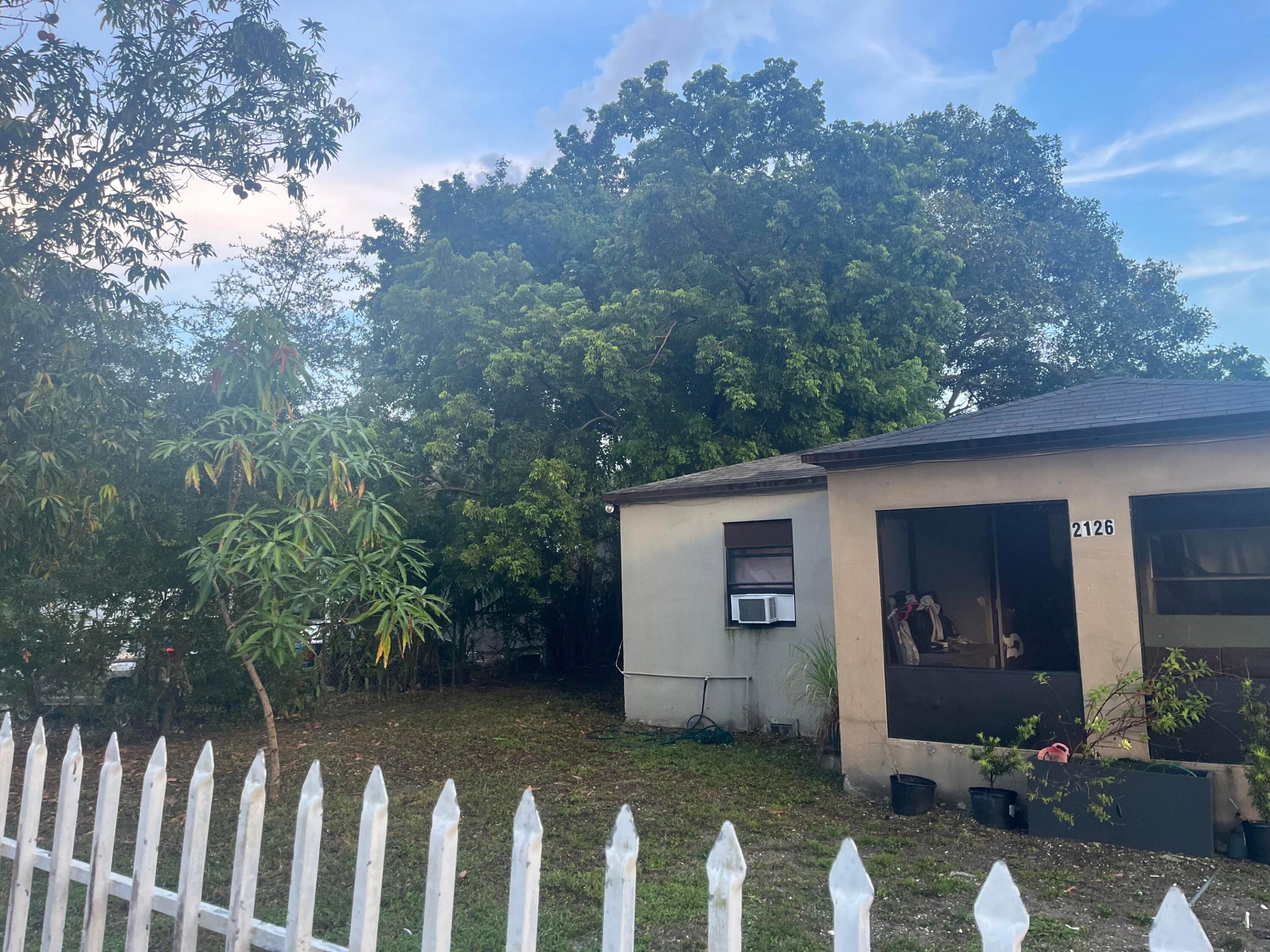 2126 Nw 92nd Street Property Photo 1