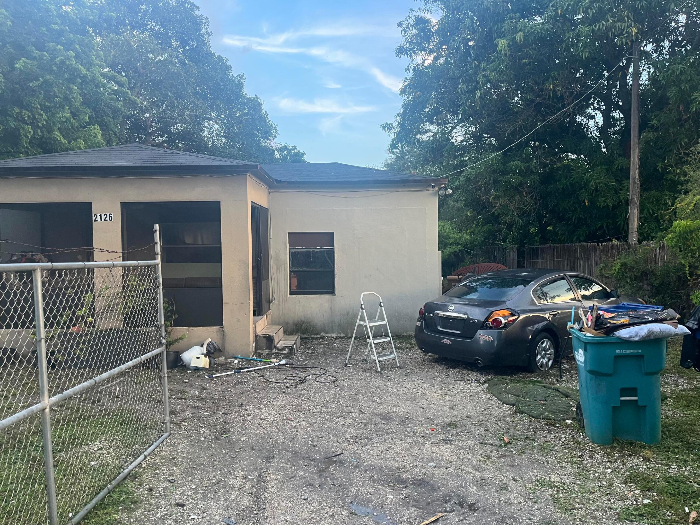 2126 Nw 92nd Street Property Photo 2