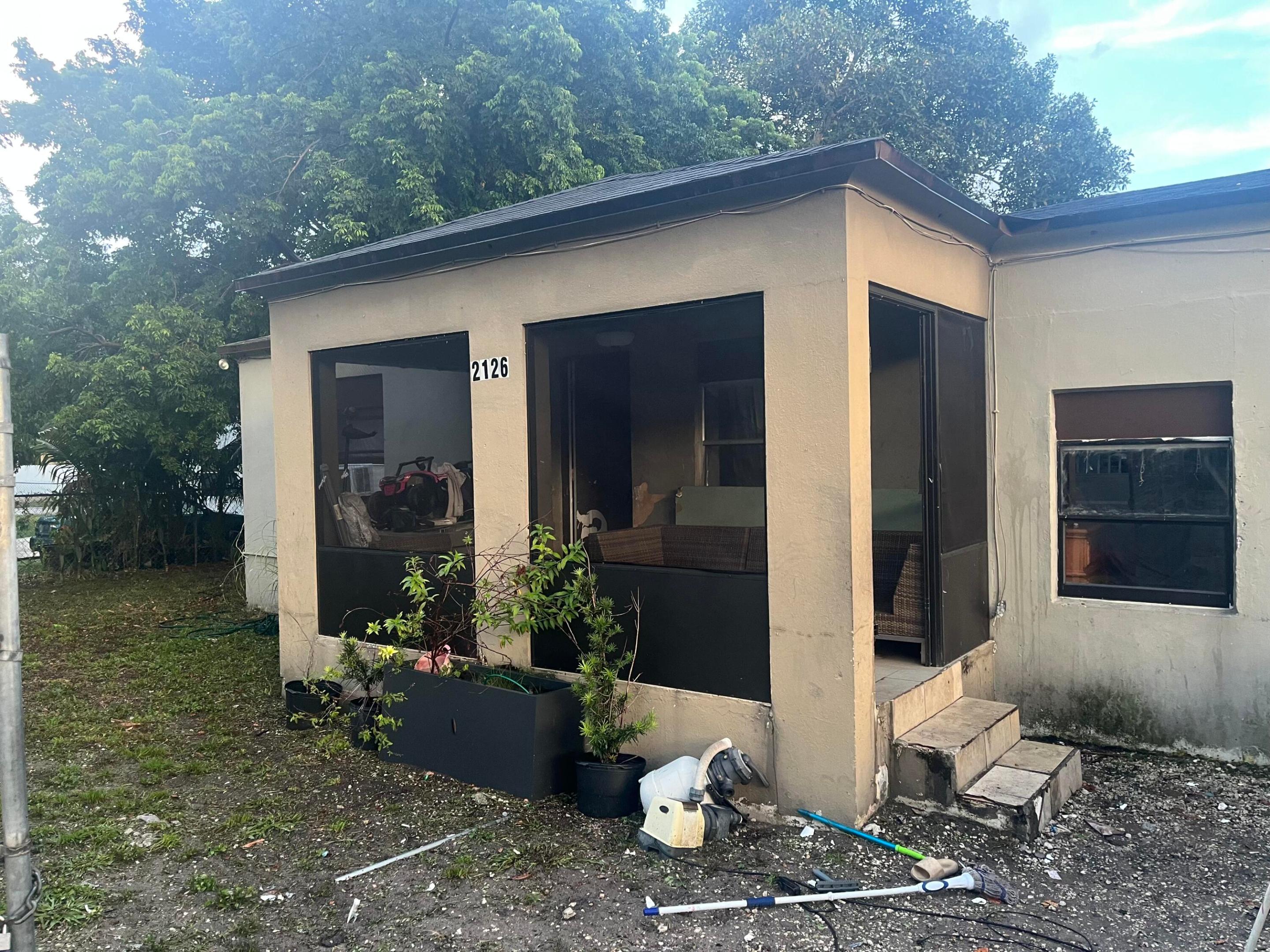 2126 Nw 92nd Street Property Photo 3