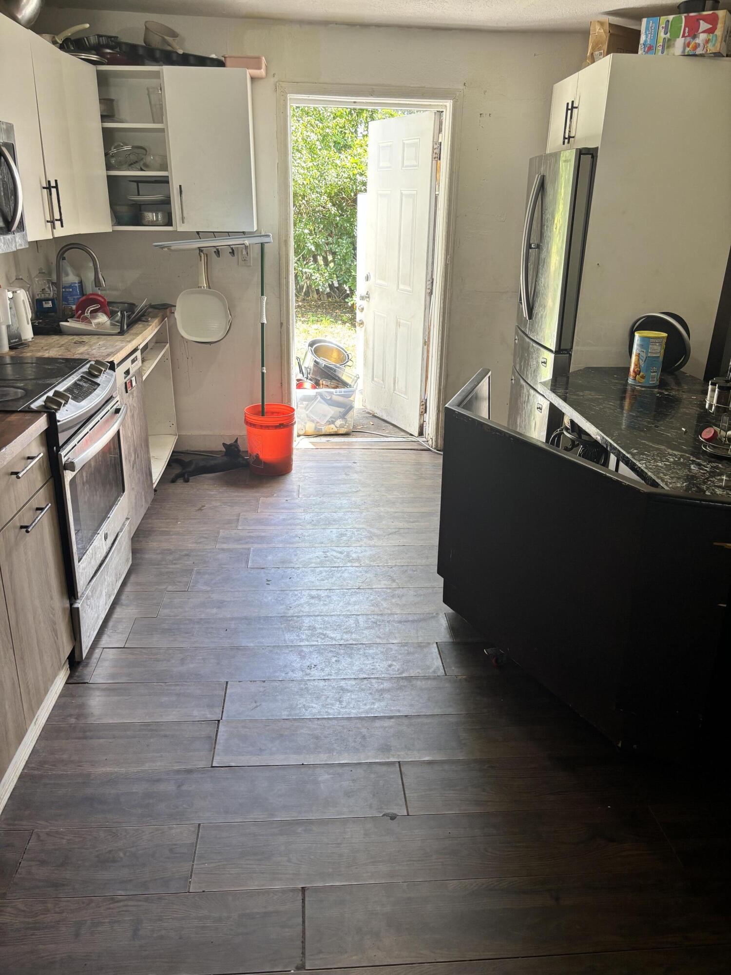 2126 Nw 92nd Street Property Photo 6