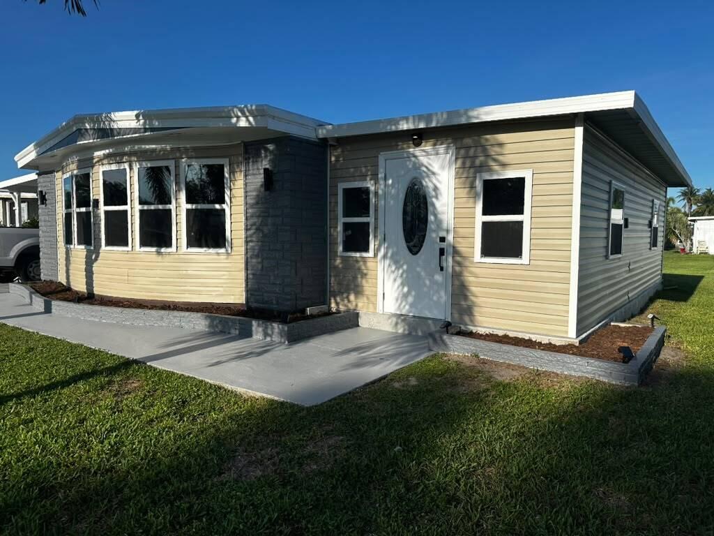 8572 Crown Drive Property Photo 7