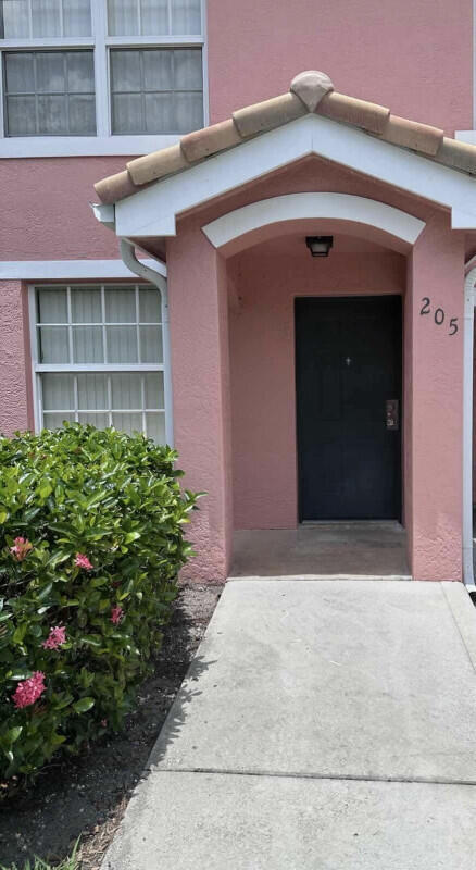 162 SW Peacock Boulevard 205 Property Photo 1