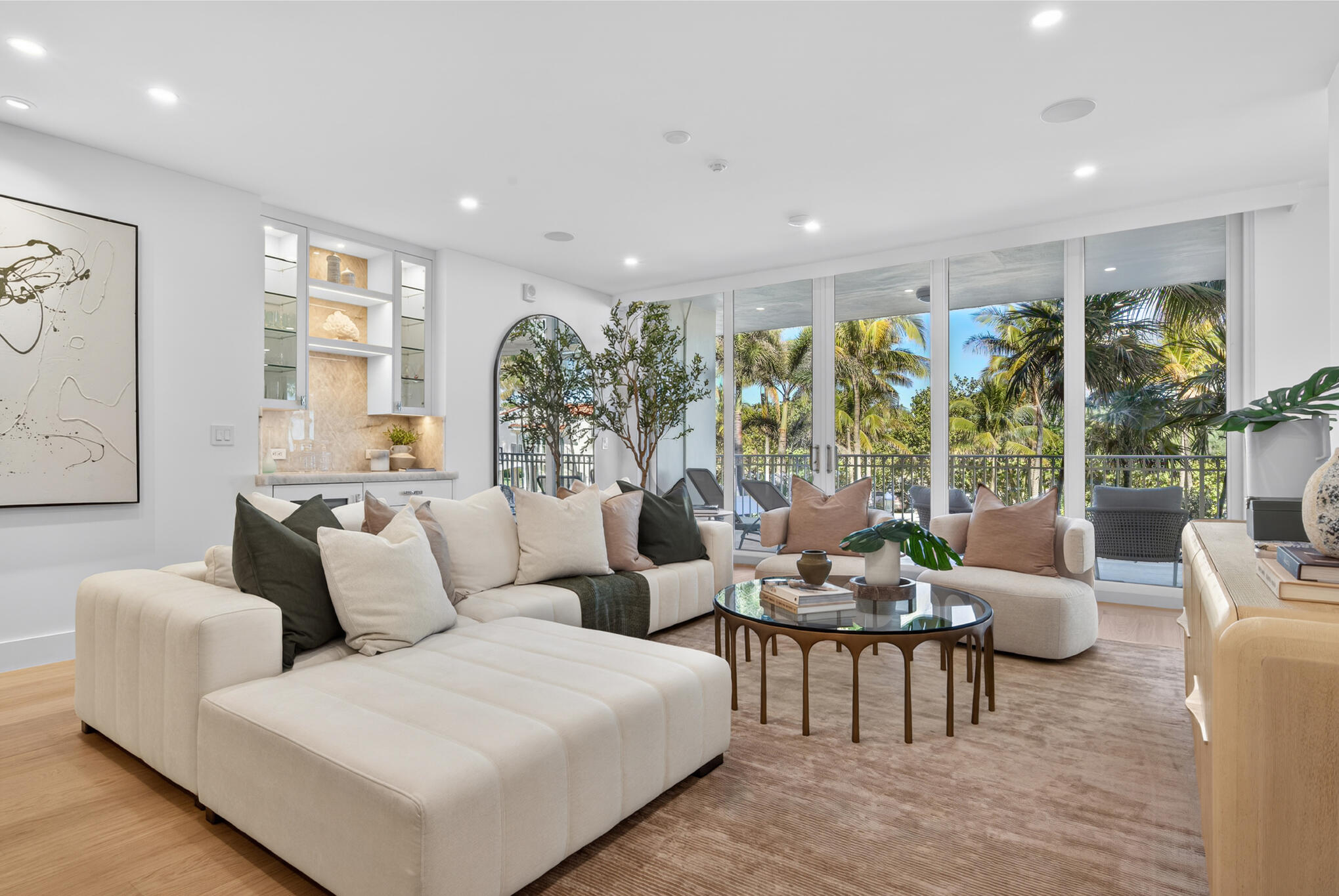 100 Royal Palm Way D2 Property Photo 1