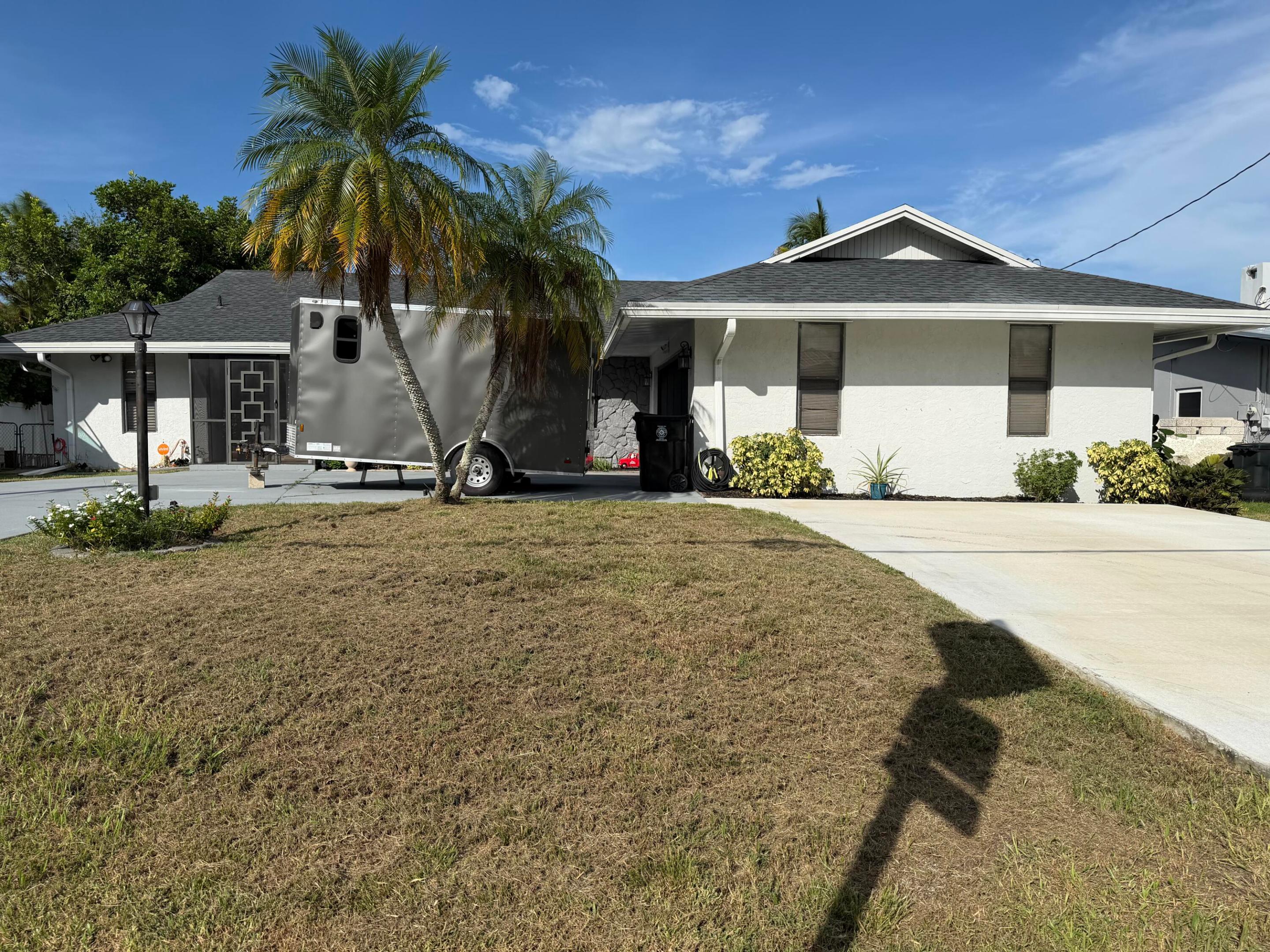 1219 Se Coral Reef Street Property Photo 1