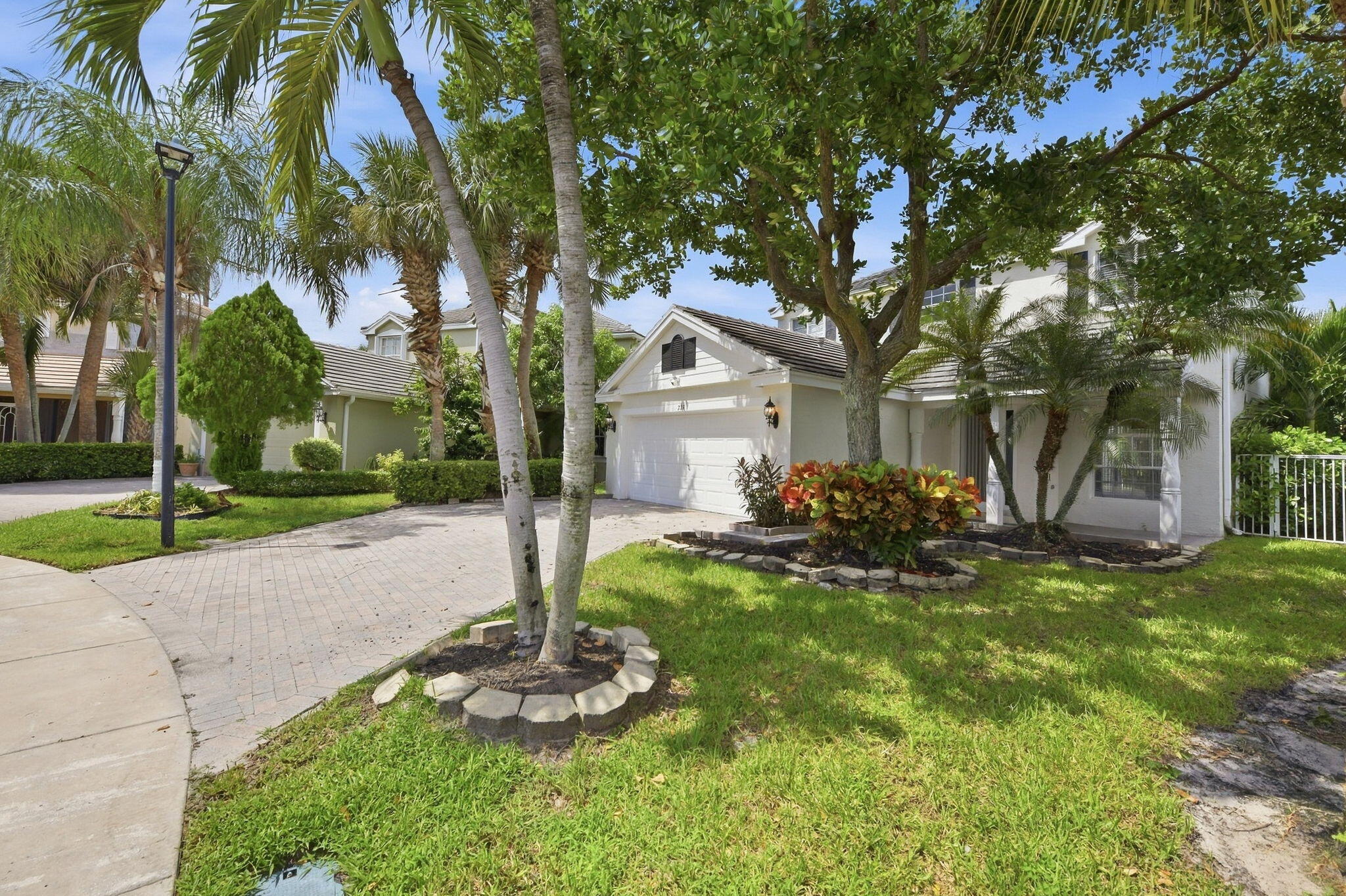 223 Berenger Walk Property Photo 1