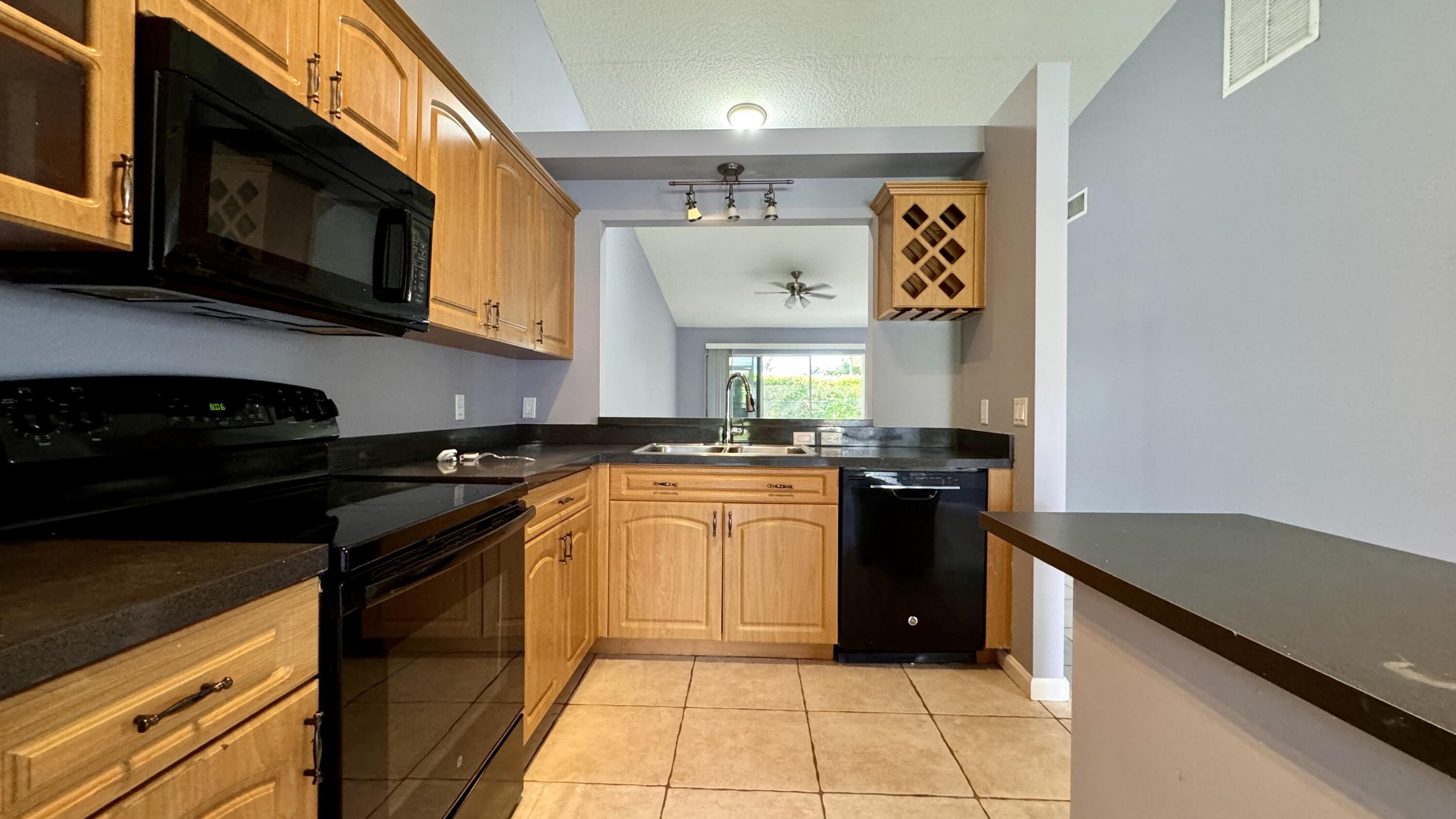 1290 Riverside Circle Property Photo 2