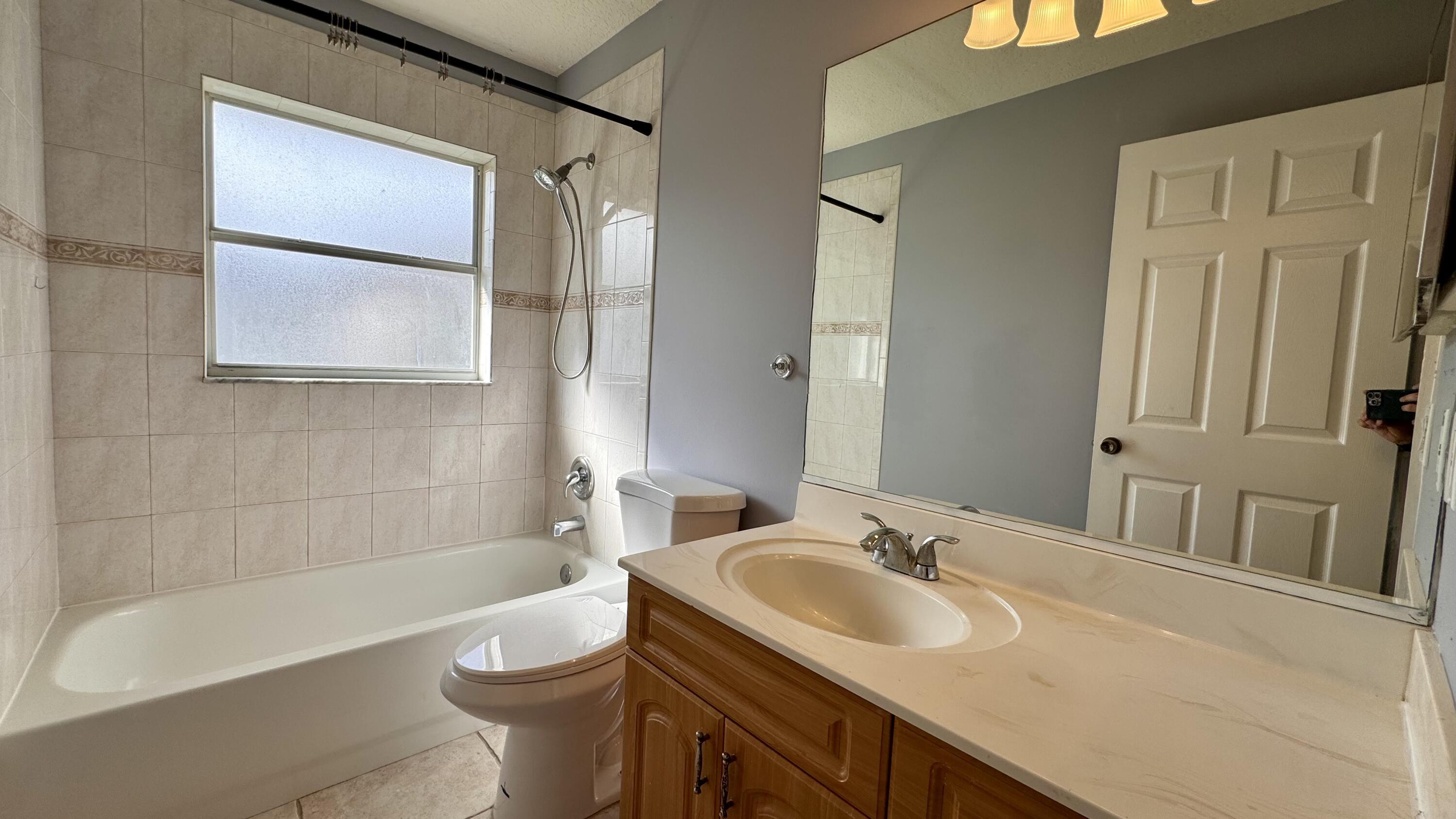 1290 Riverside Circle Property Photo 18