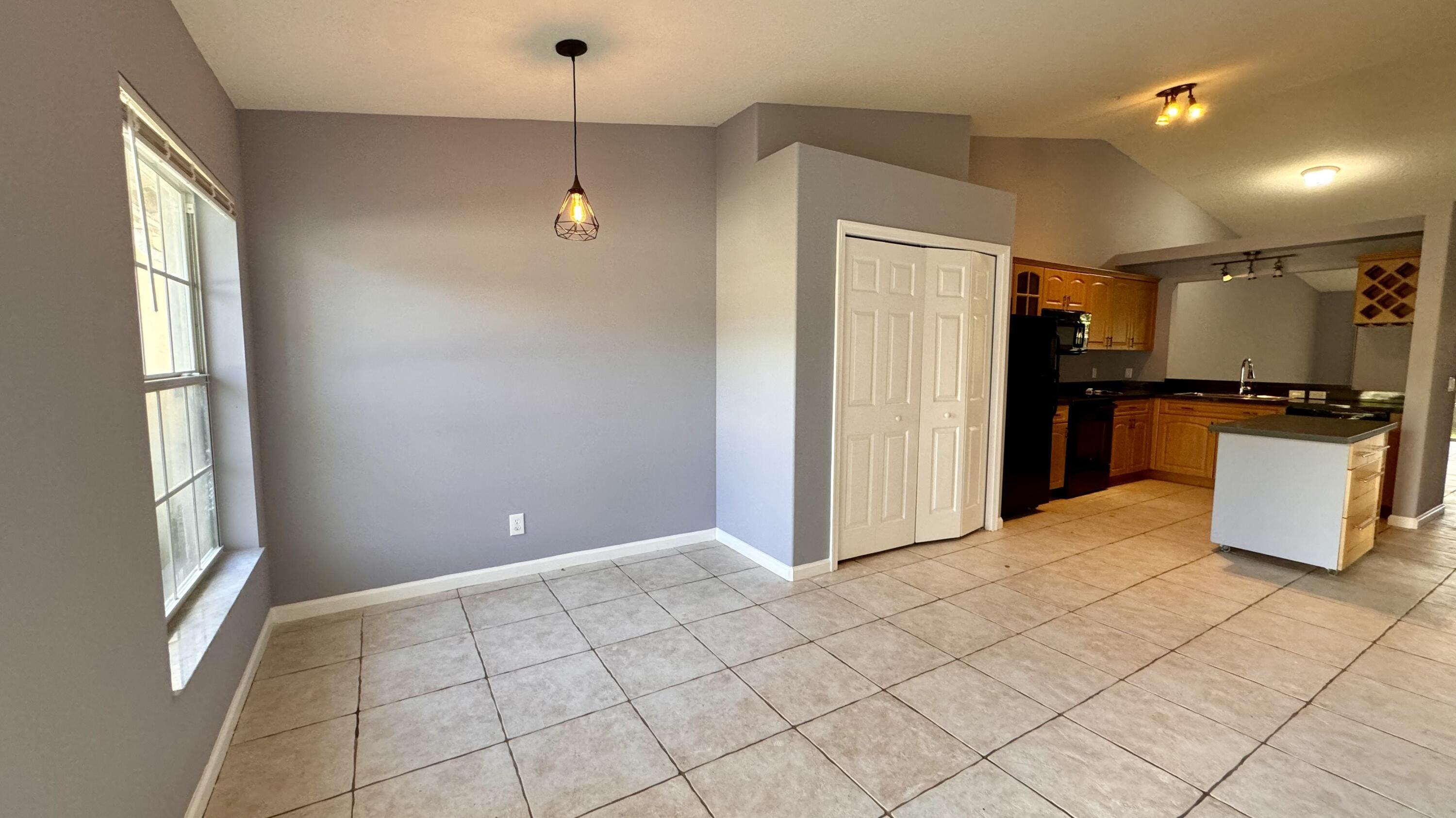 1290 Riverside Circle Property Photo 22