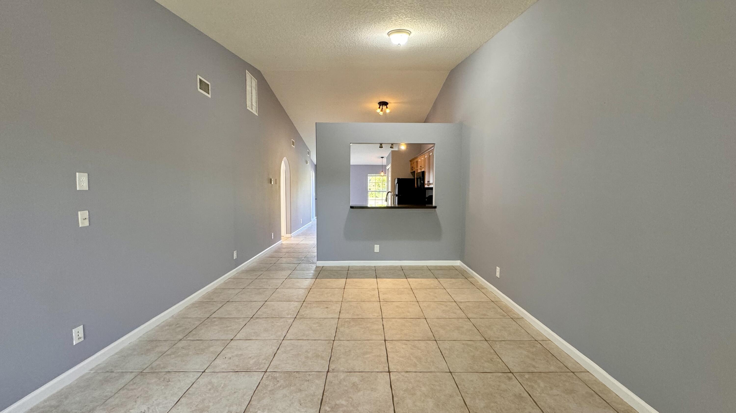 1290 Riverside Circle Property Photo 24