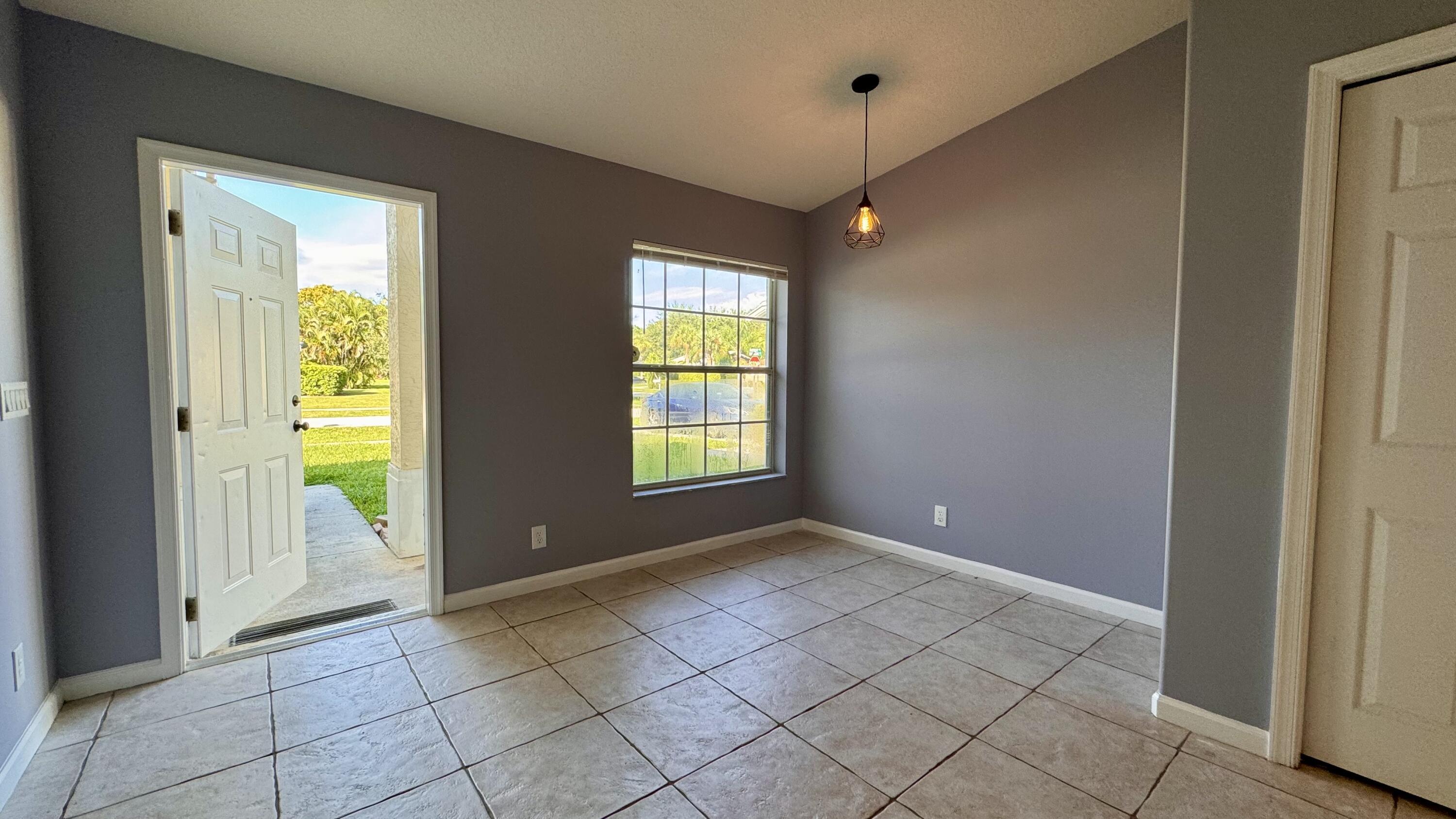 1290 Riverside Circle Property Photo 29