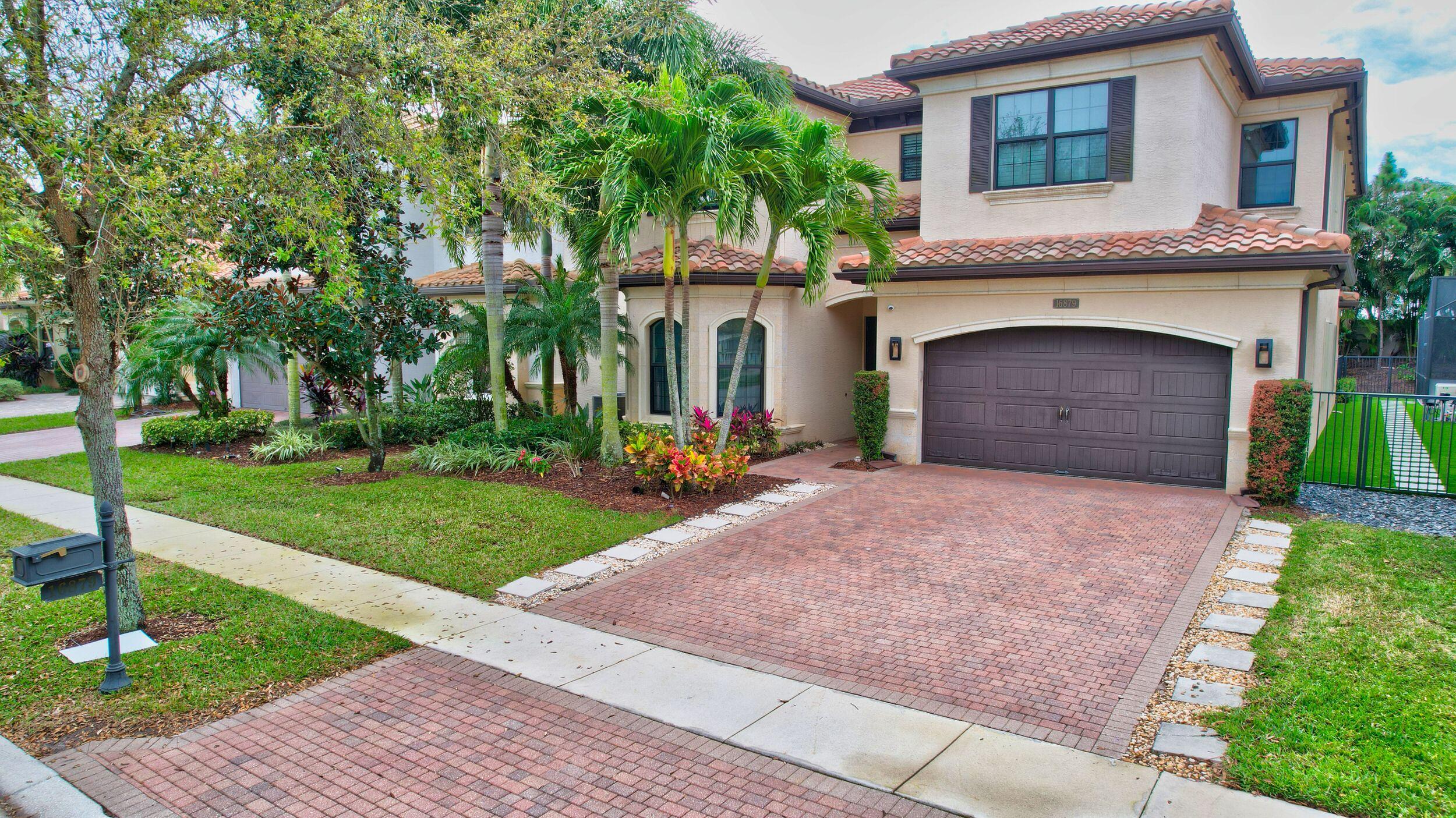 16879 Bridge Crossing Circle Property Photo 1