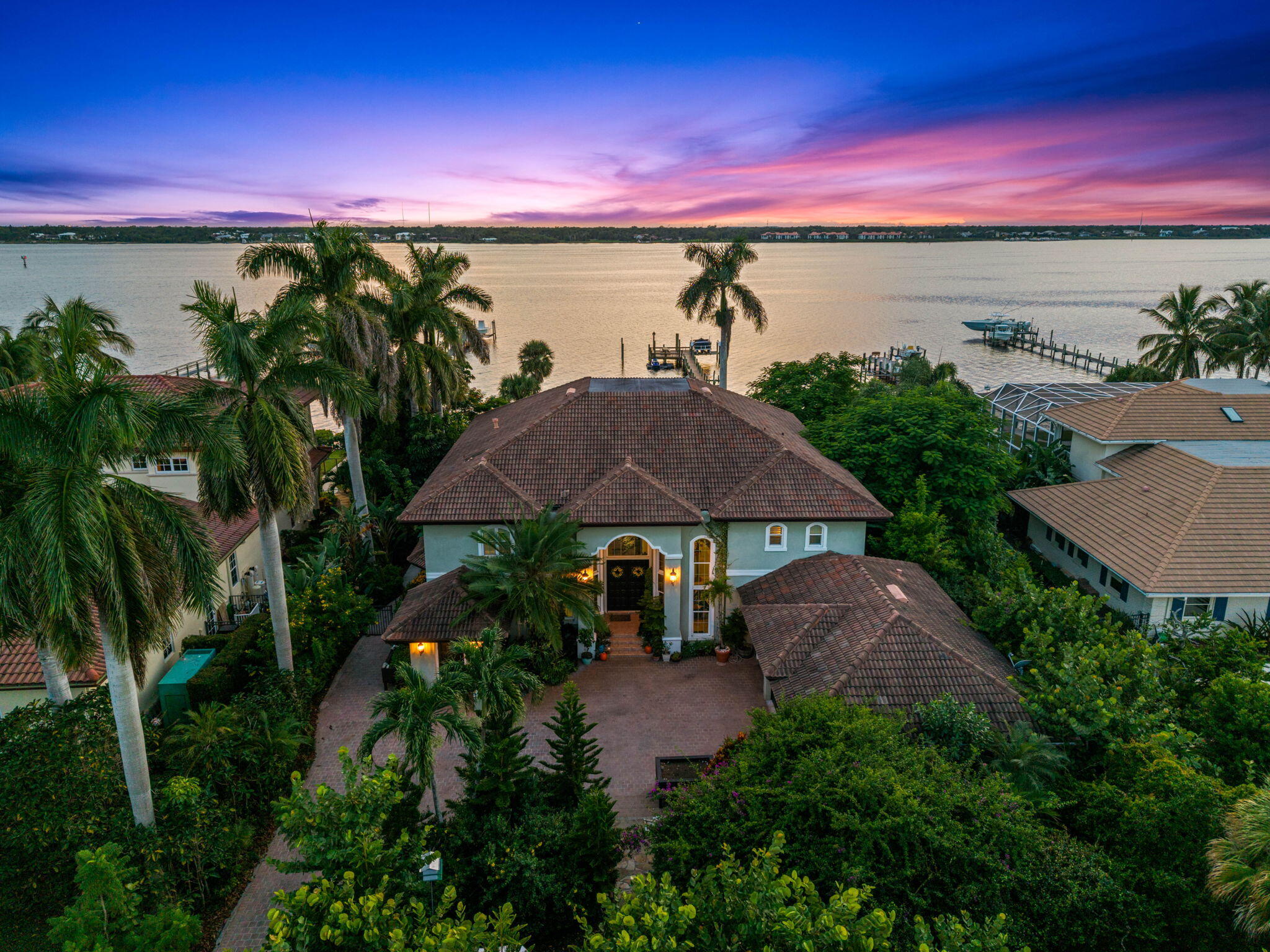 2362 NW BAY COLONY Court