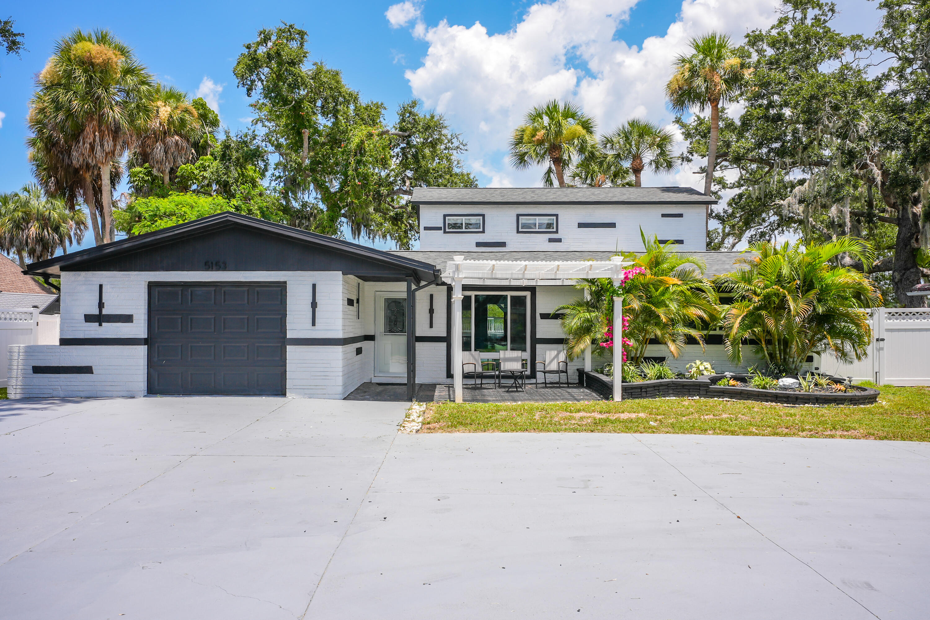 5153 Bay Boulevard Property Photo 1
