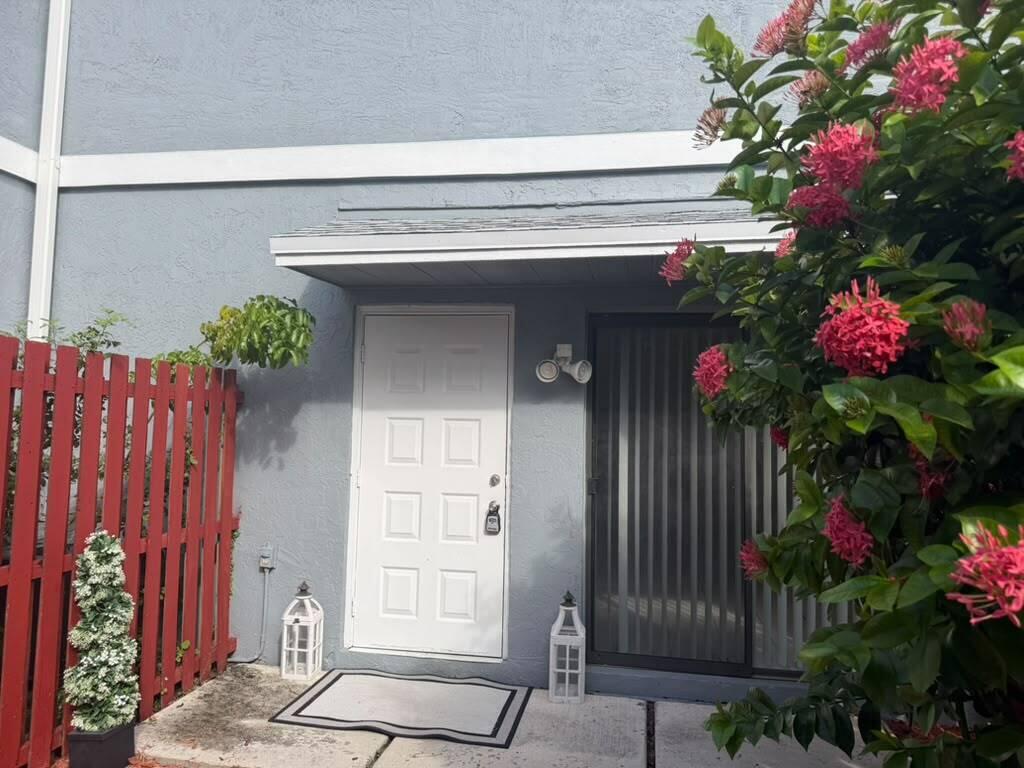1 CROSSINGS Circle C Property Photo 1