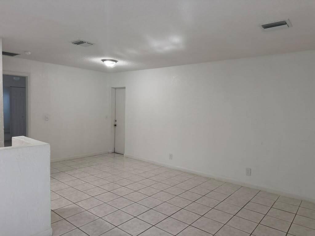 1 Crossings Circle C Property Photo 3