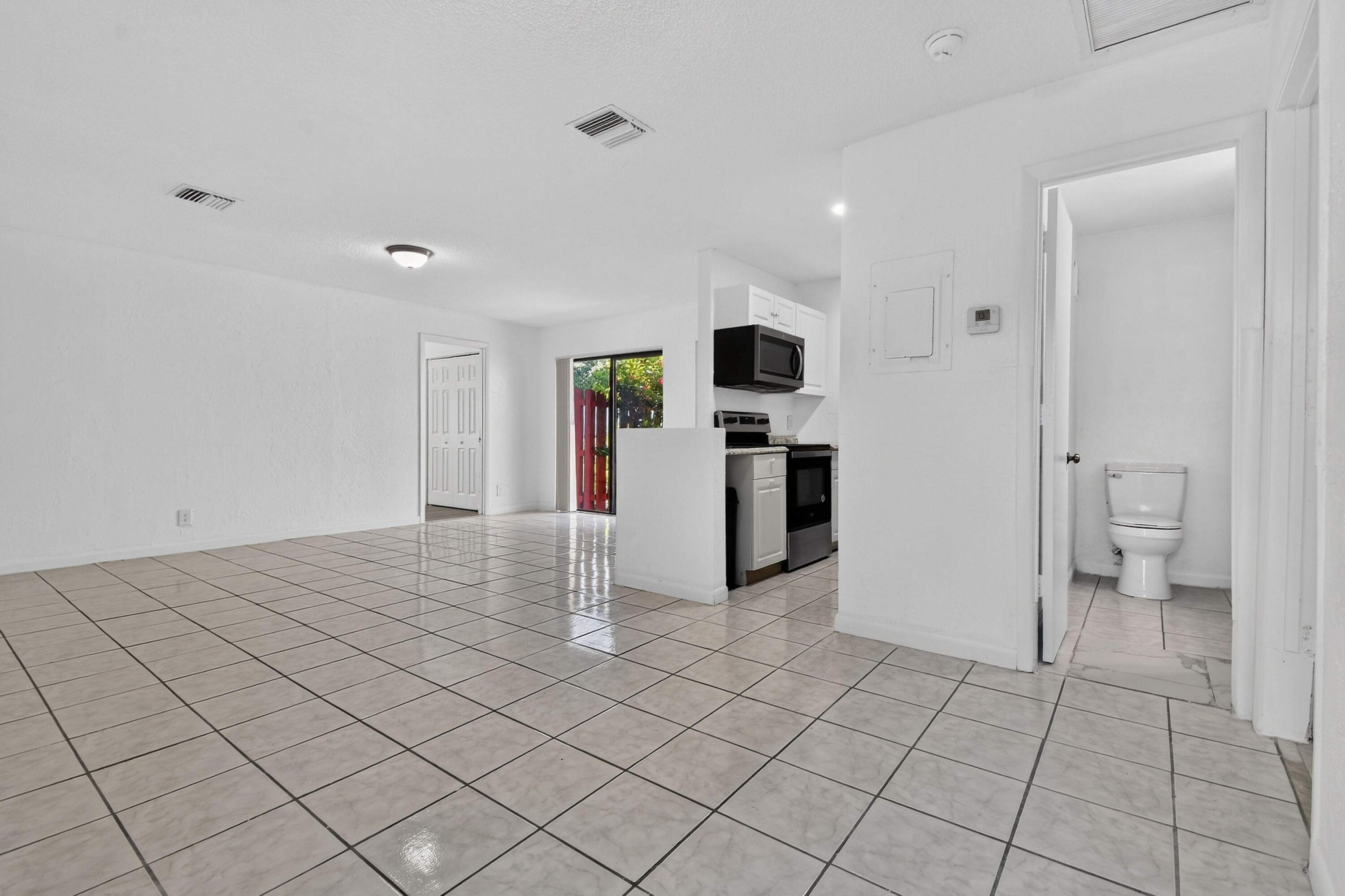 1 Crossings Circle C Property Photo 7