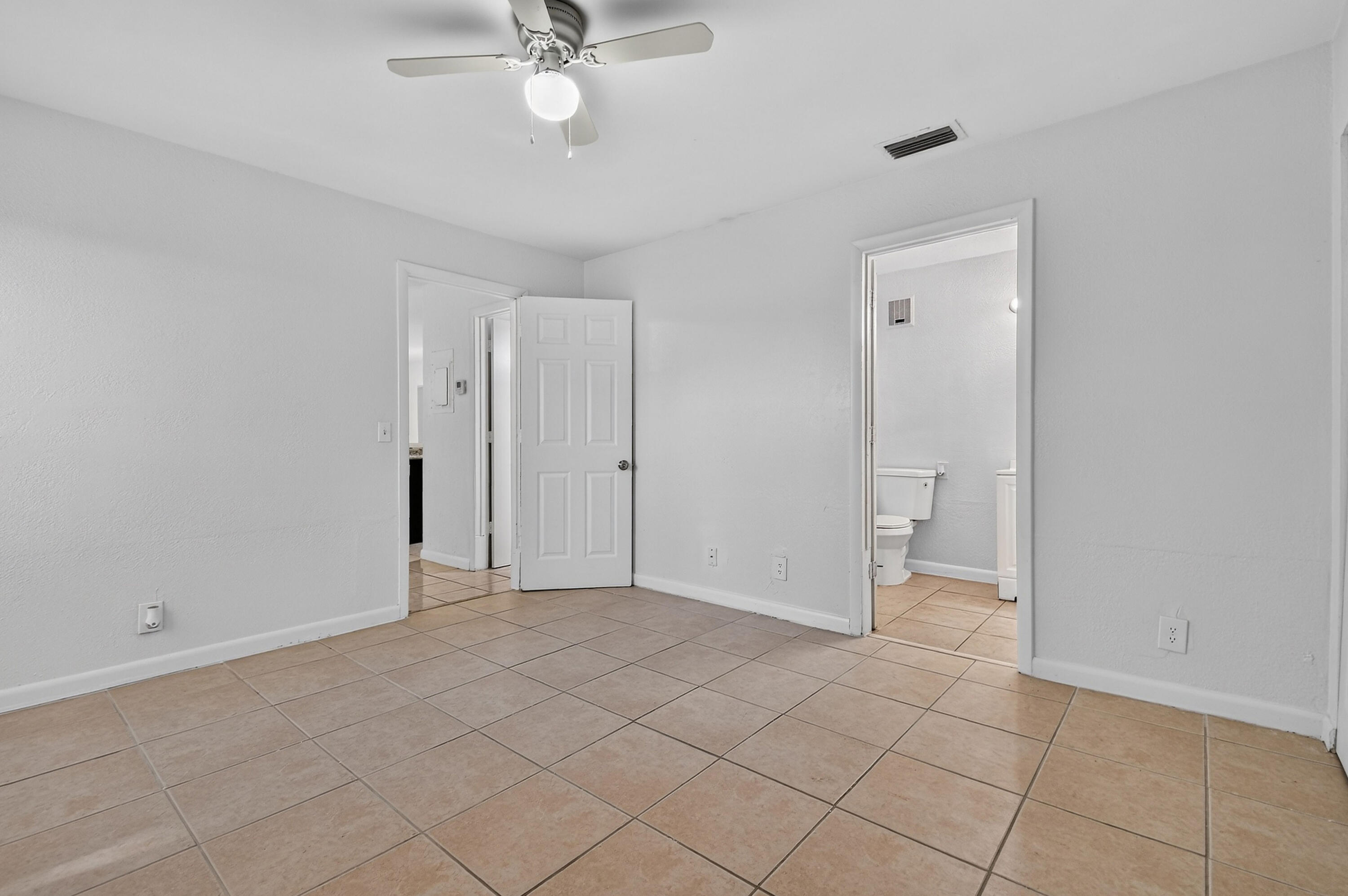 1 Crossings Circle C Property Photo 17