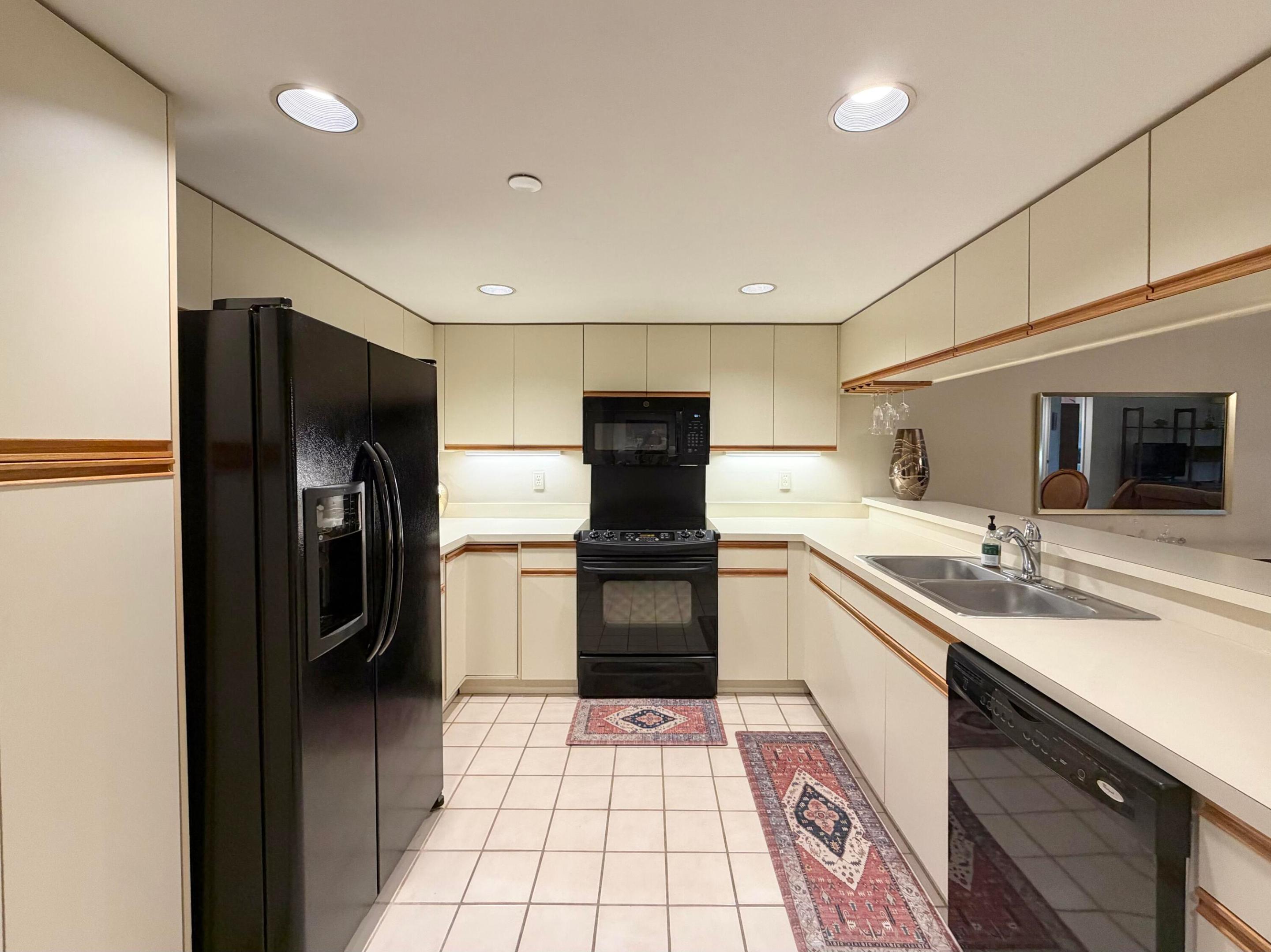 337 Oak Harbour Drive Property Photo 8