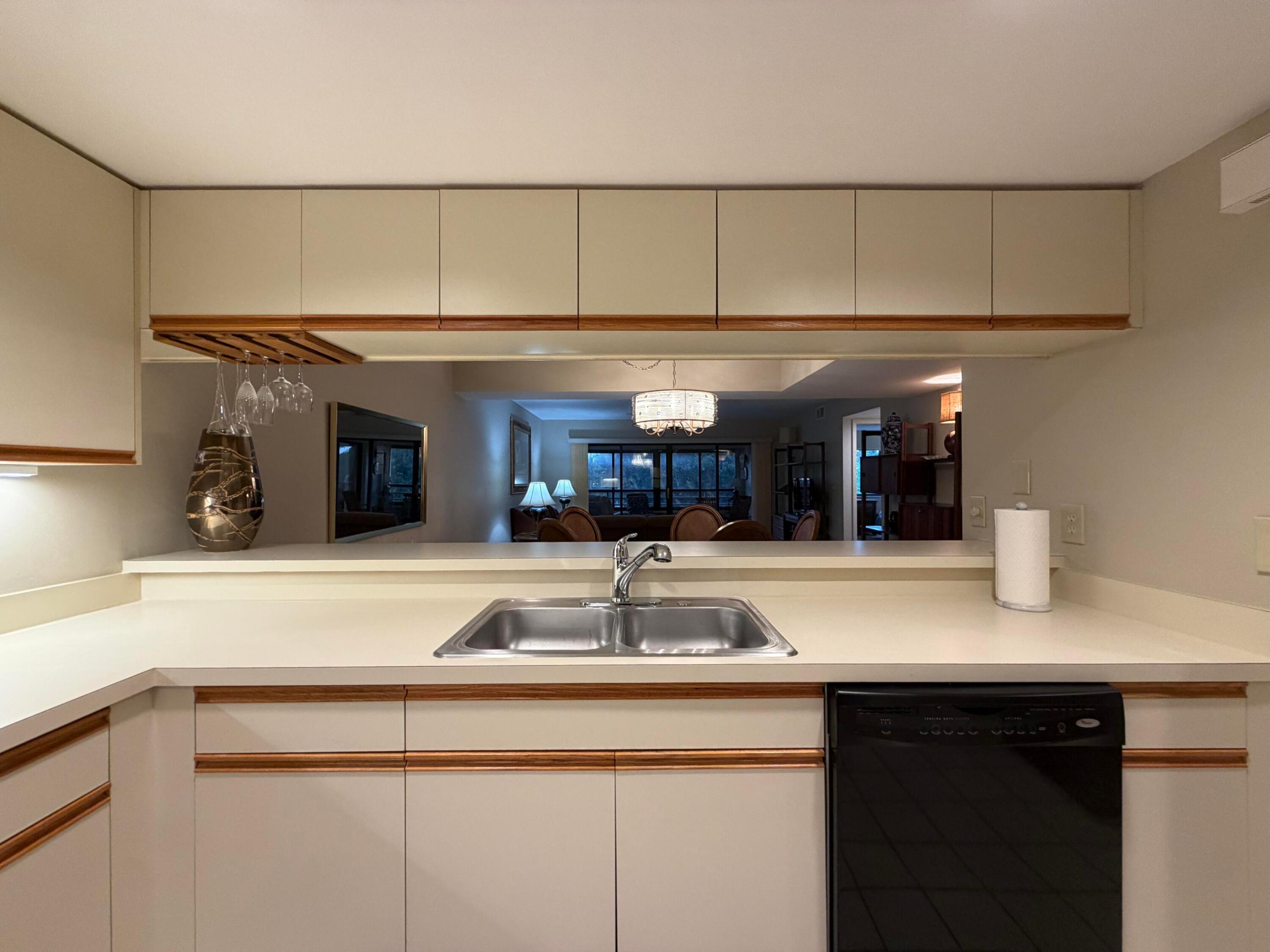 337 Oak Harbour Drive Property Photo 10