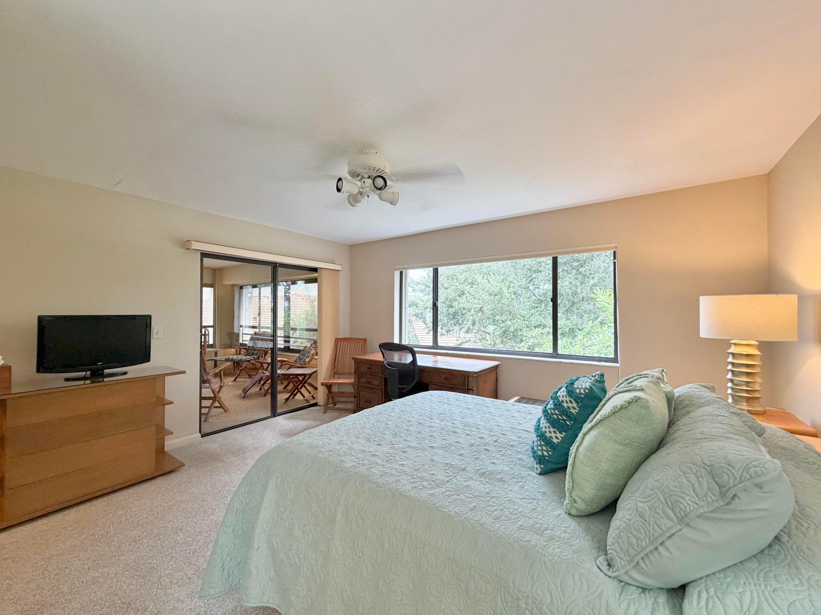 337 Oak Harbour Drive Property Photo 24