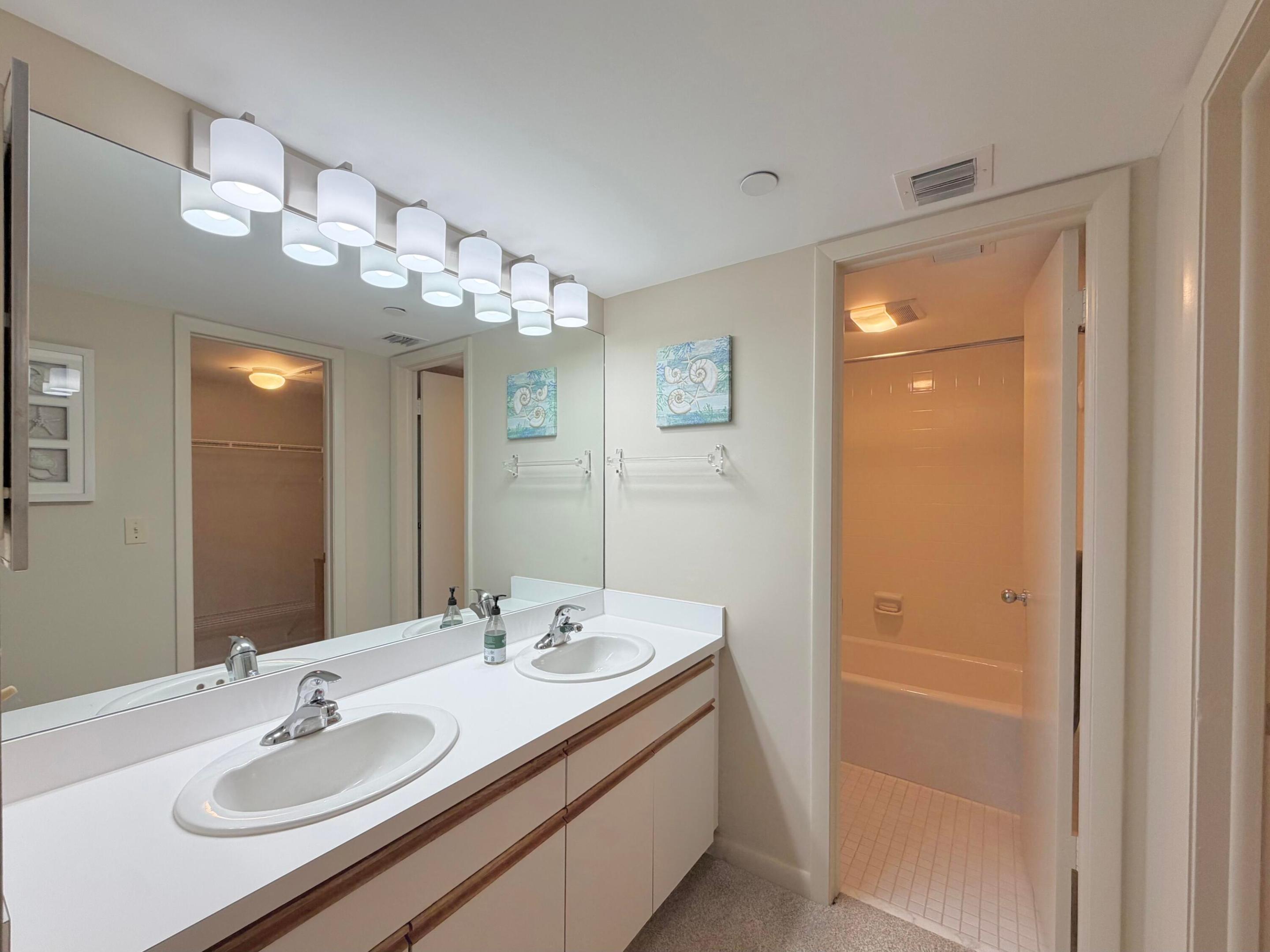 337 Oak Harbour Drive Property Photo 25