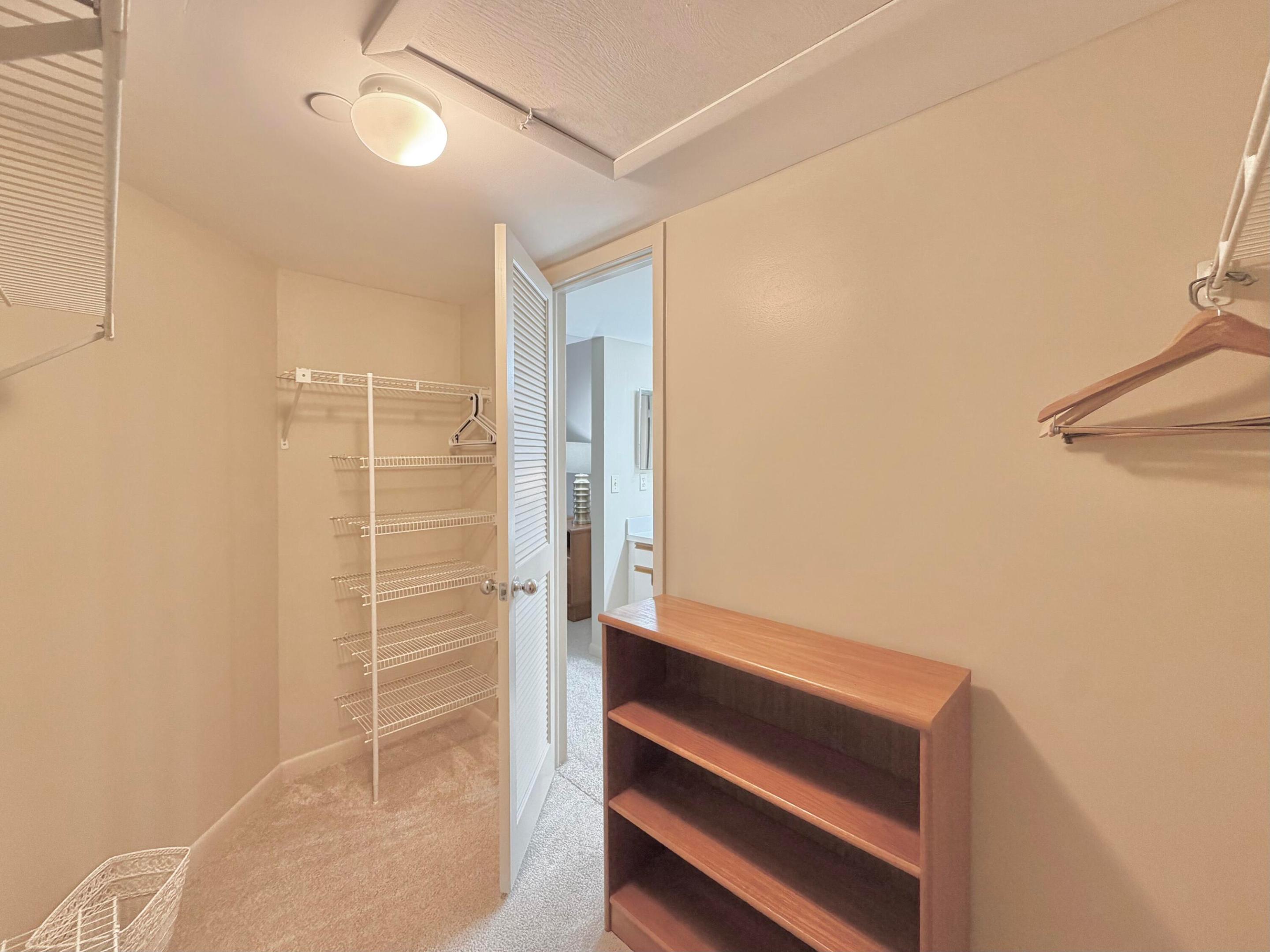 337 Oak Harbour Drive Property Photo 27