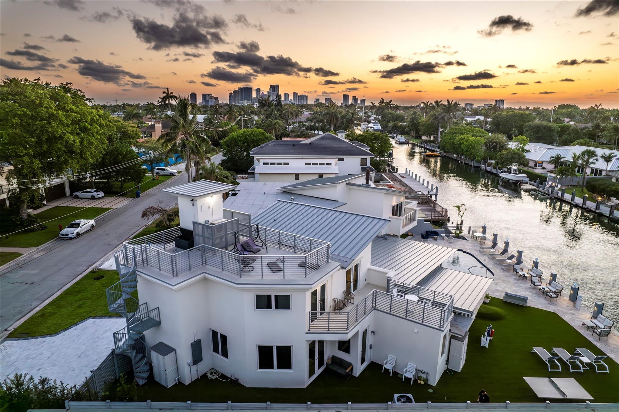 2523 Castilla Isle Property Photo 10