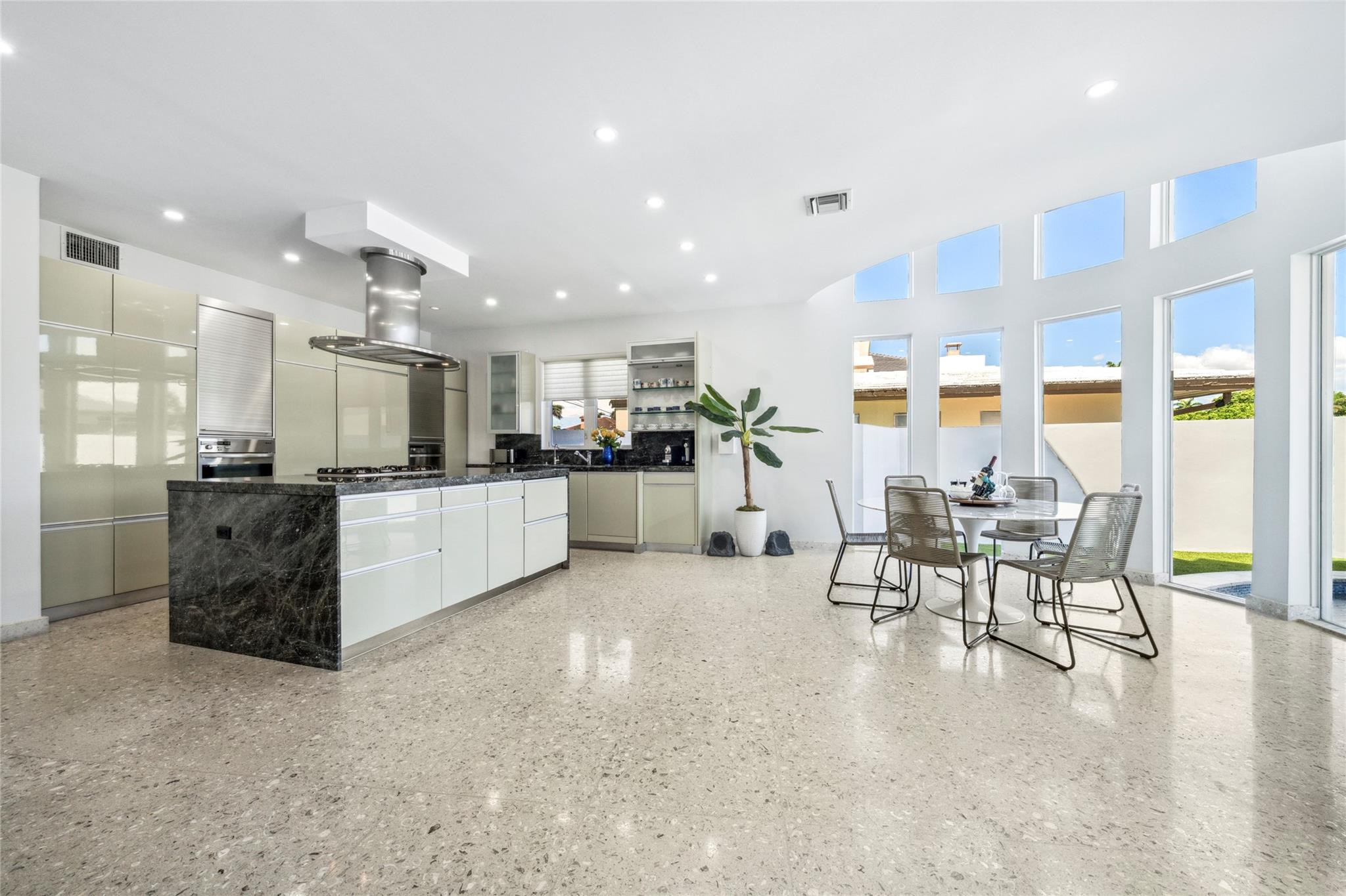 2523 Castilla Isle Property Photo 13