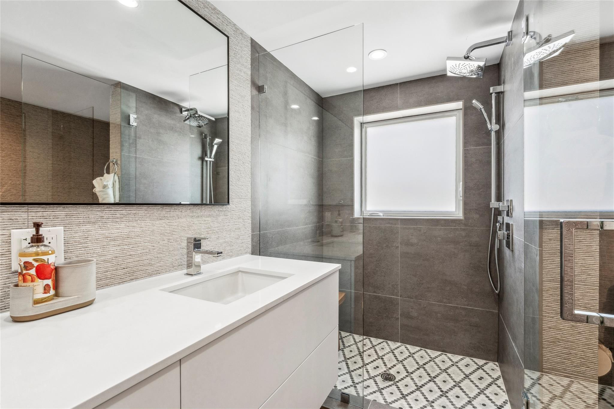 2523 Castilla Isle Property Photo 33