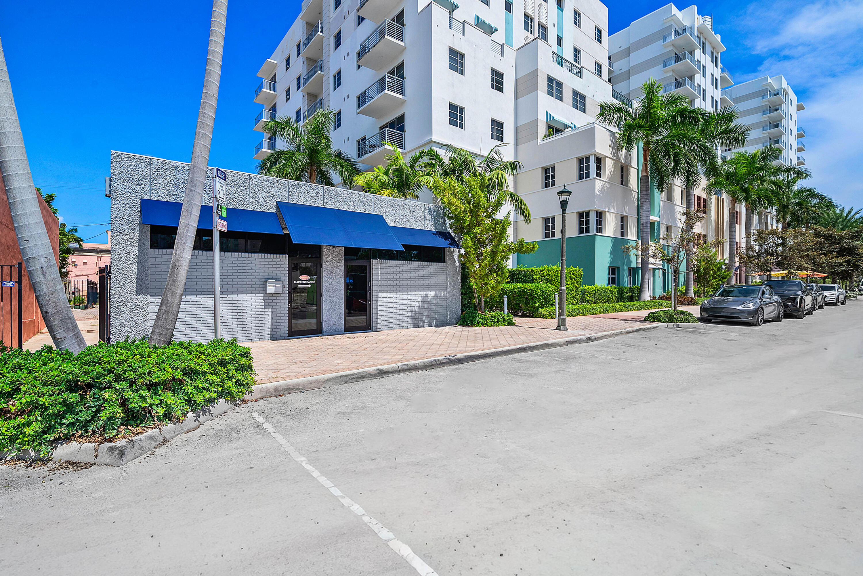 127 E Boca Raton Road Property Photo 4