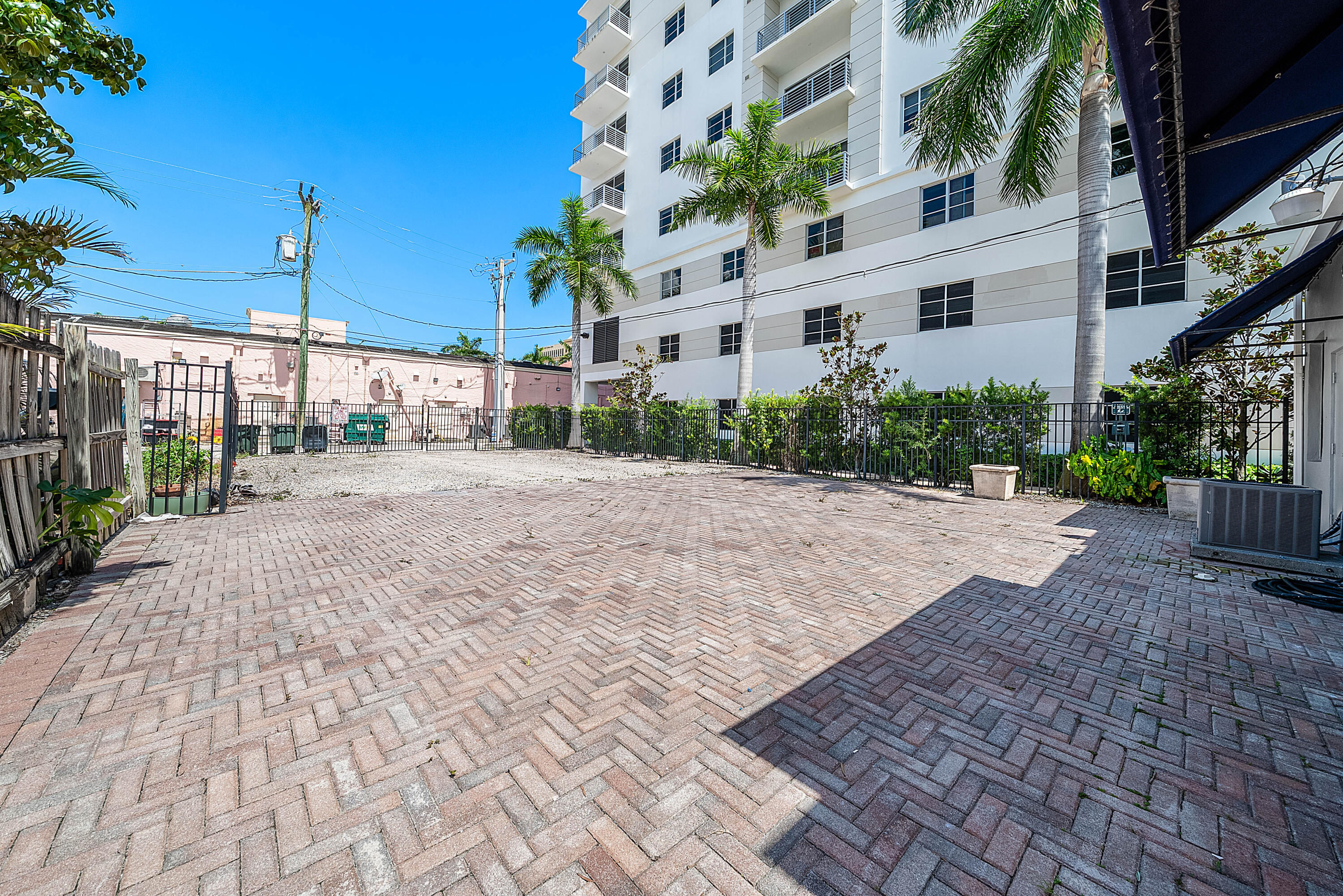 127 E Boca Raton Road Property Photo 26
