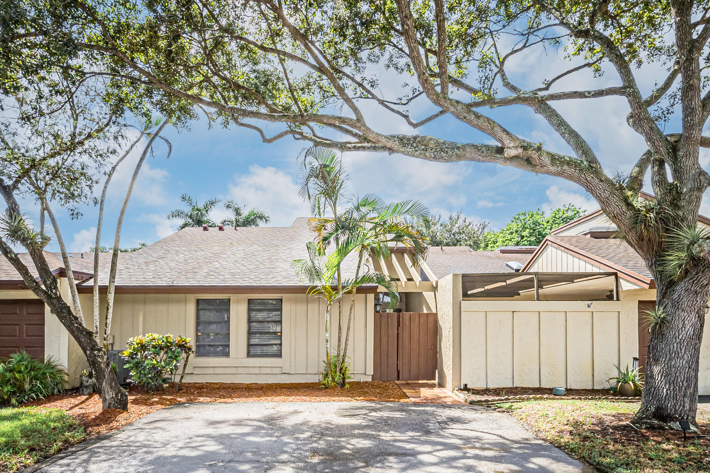 22724 Vistawood Way Property Photo 1
