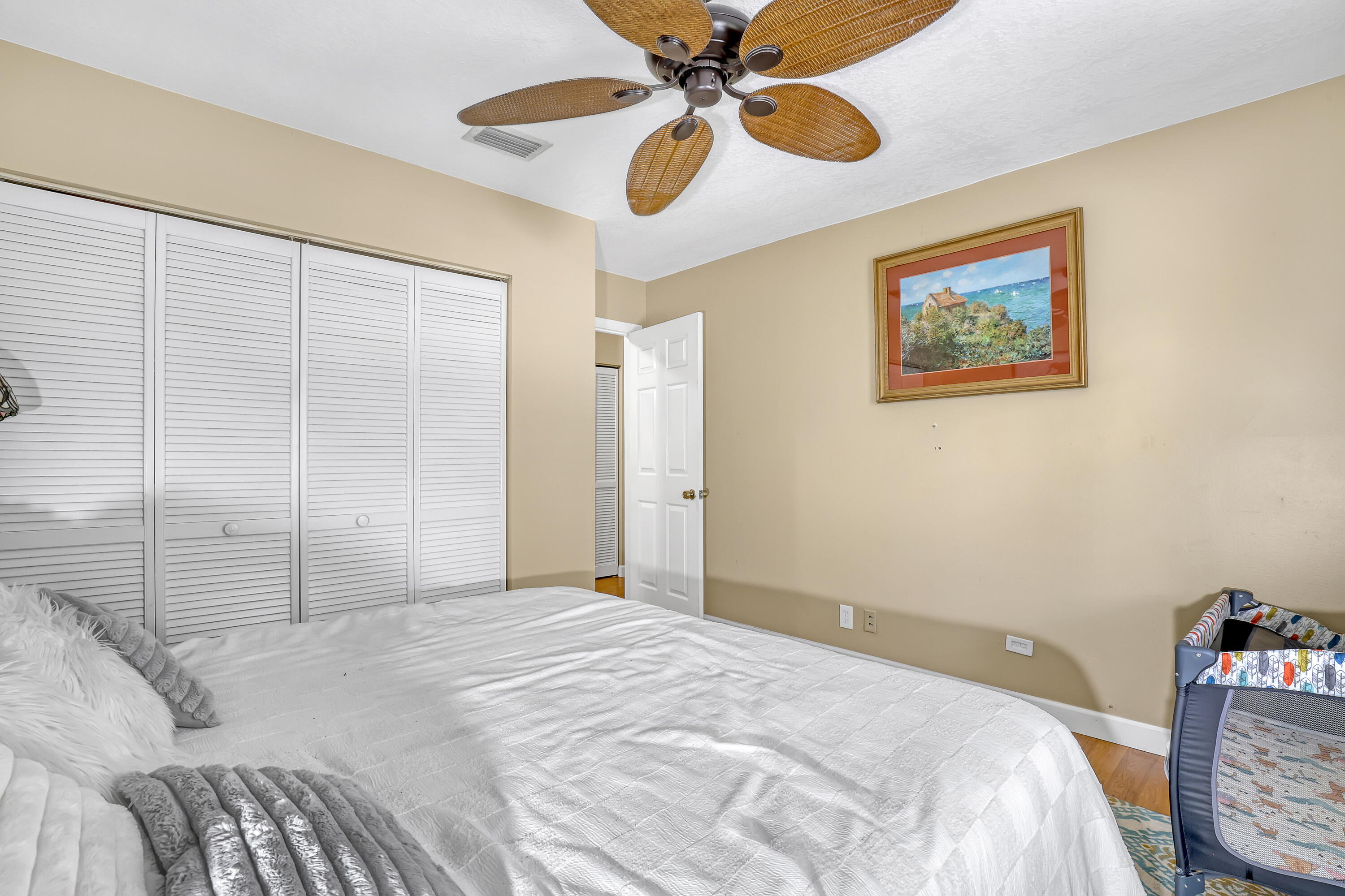 949 Honeytree Lane A Property Photo 22