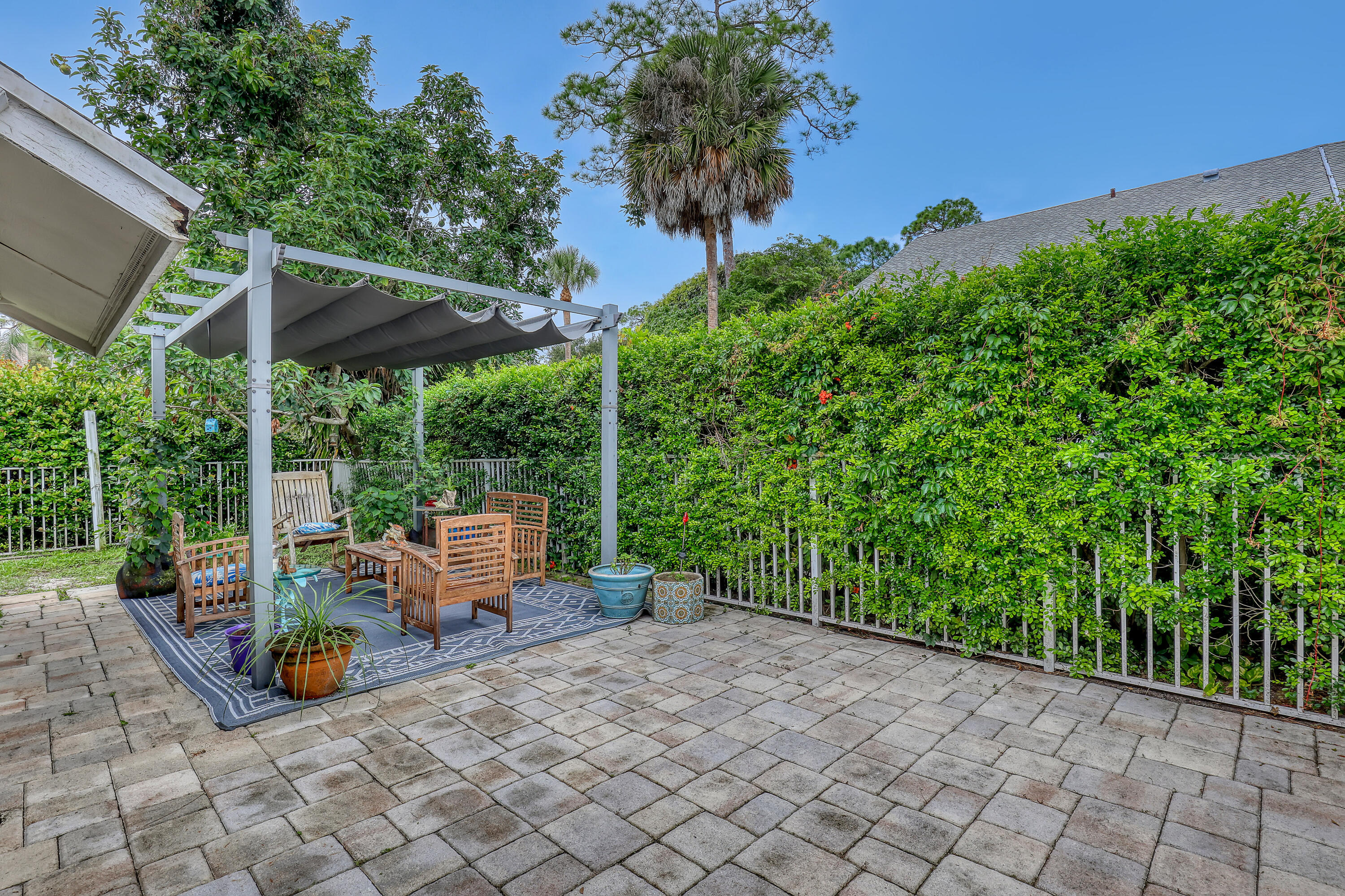 949 Honeytree Lane A Property Photo 28