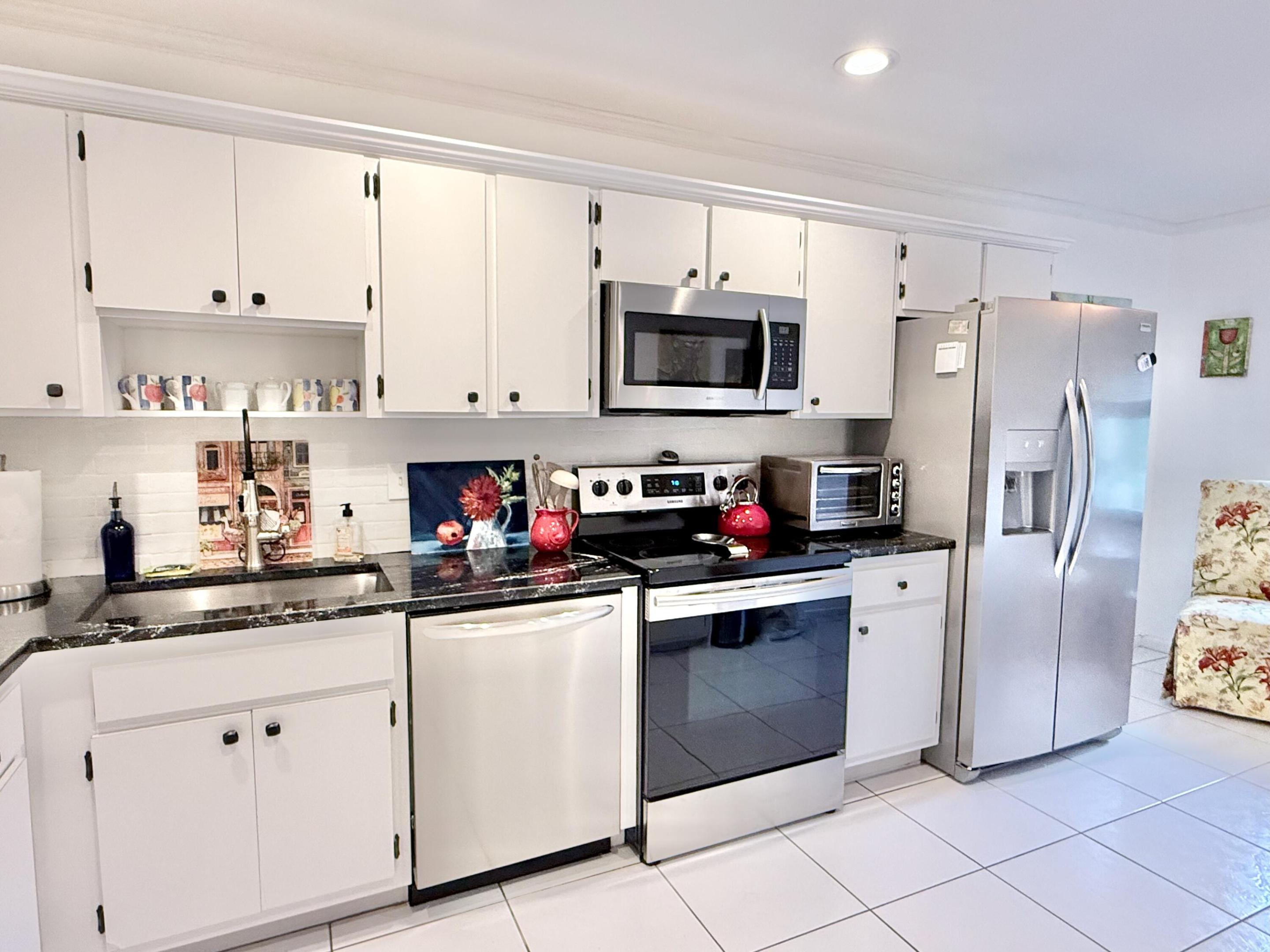 31 Stratford Lane W D Property Photo 14