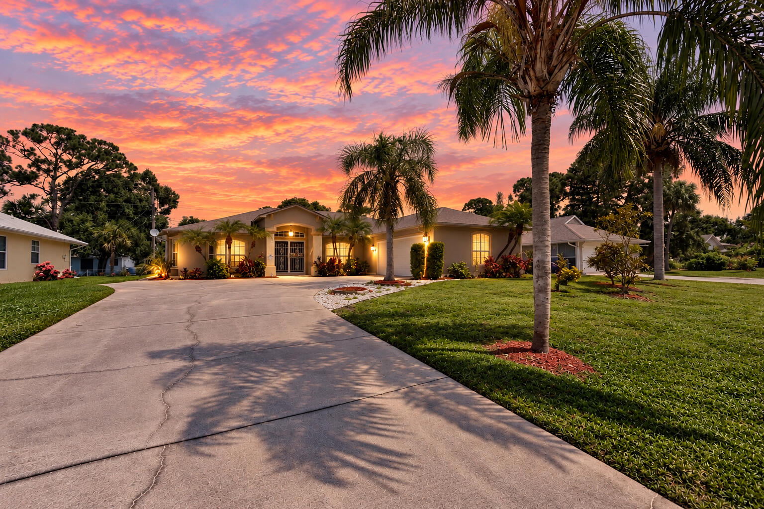 173 Easy Street Property Photo 1