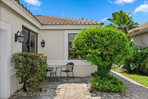 4465 Barclay Fair Way Property Photo 4