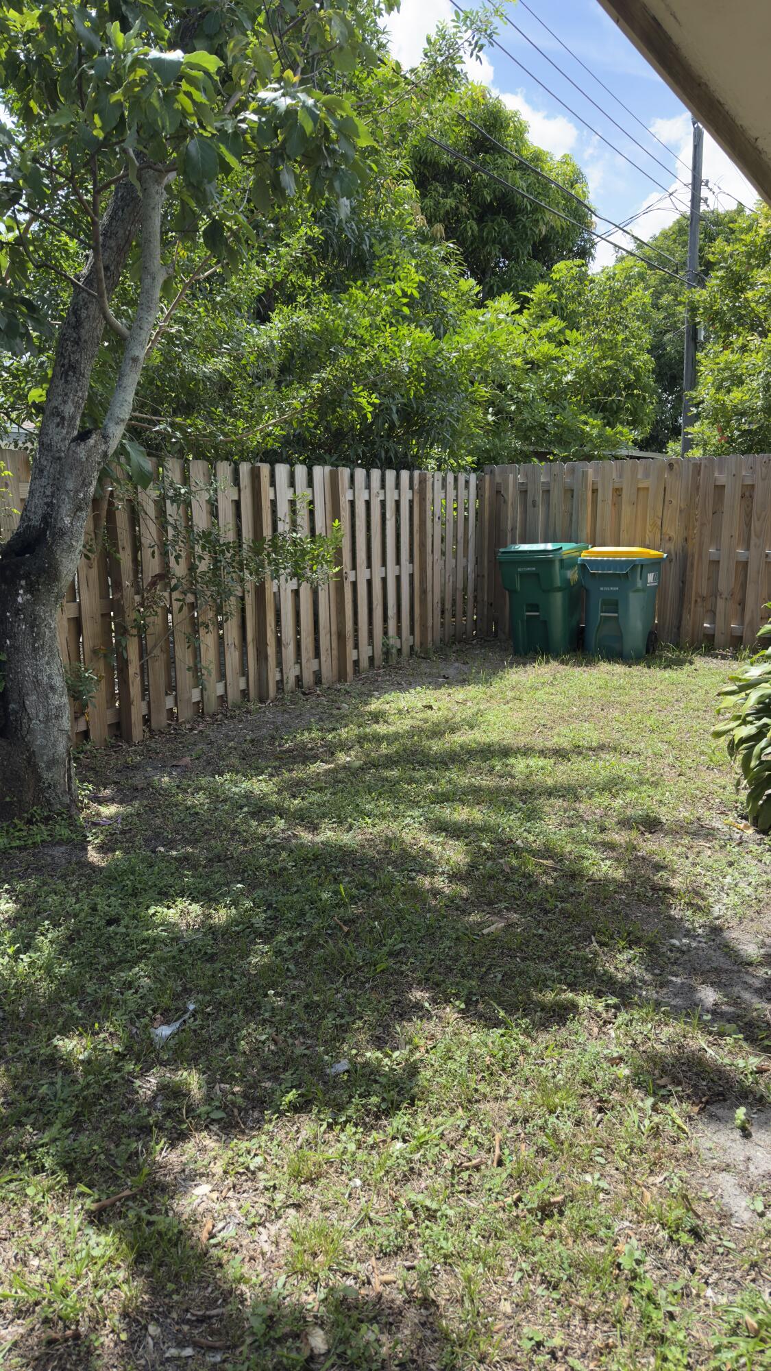5630 NW 15th Street Property Photo 1