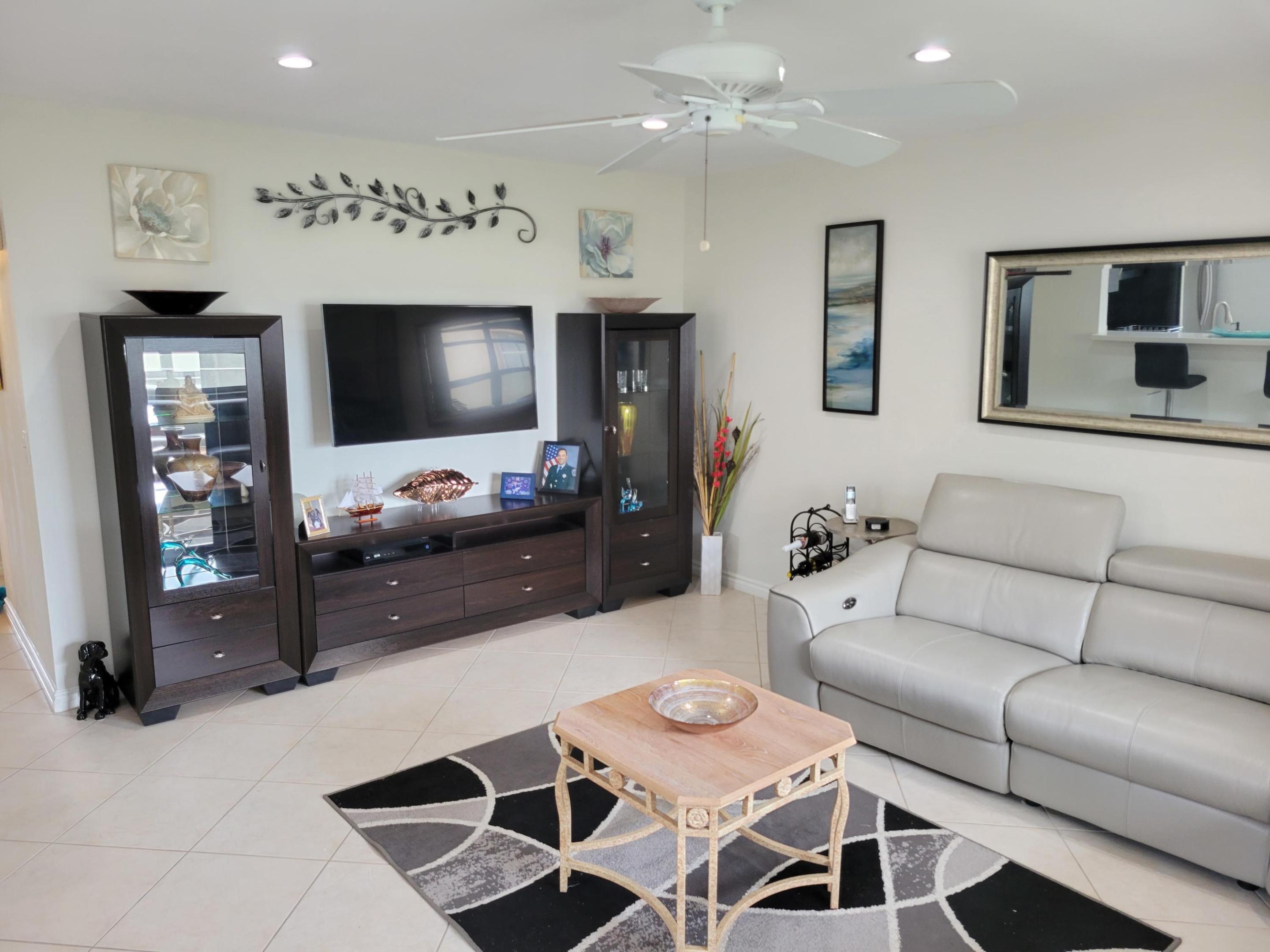 662 Burgundy N Property Photo 10