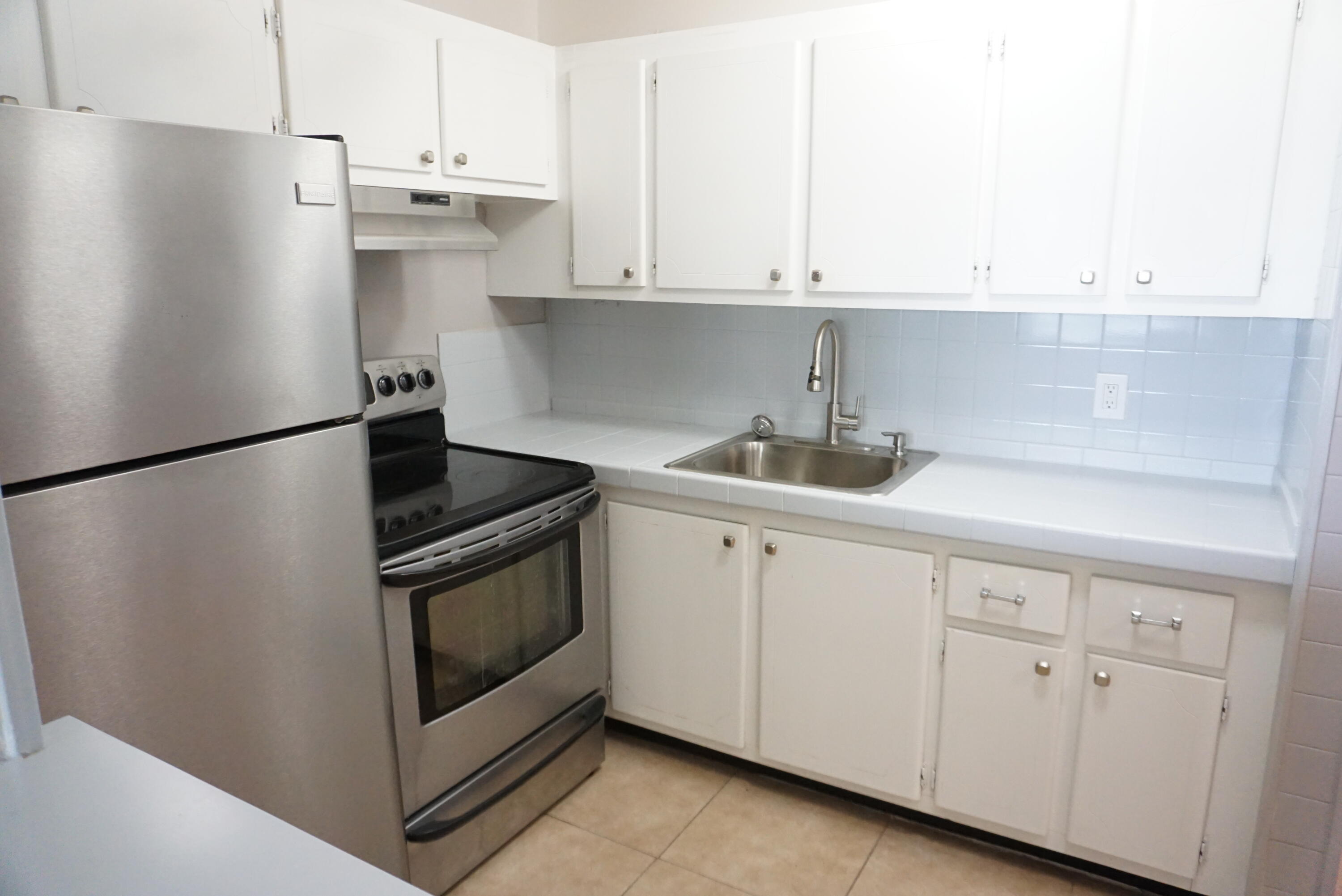 89 Cambridge D Property Photo 4